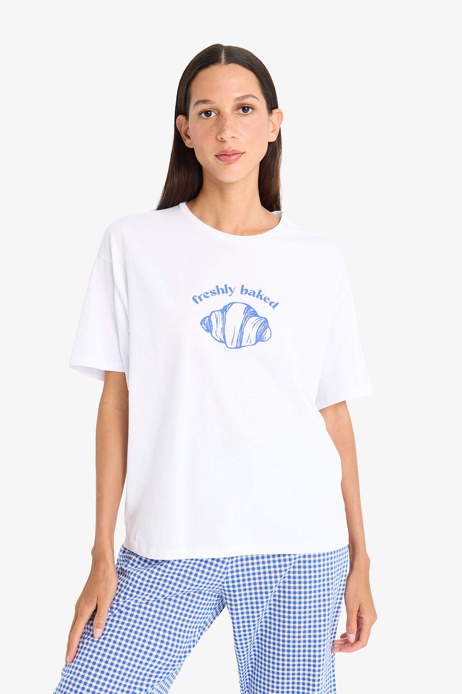 سيت بجامة تيشيرت و شورت كابري قصة عادية من Fall in Love - قطعتين