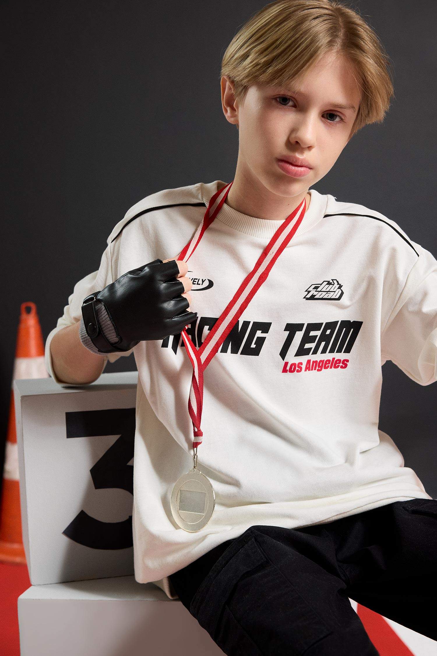 سويت شيرت ولادي قصة عادية بياخة مستديرة