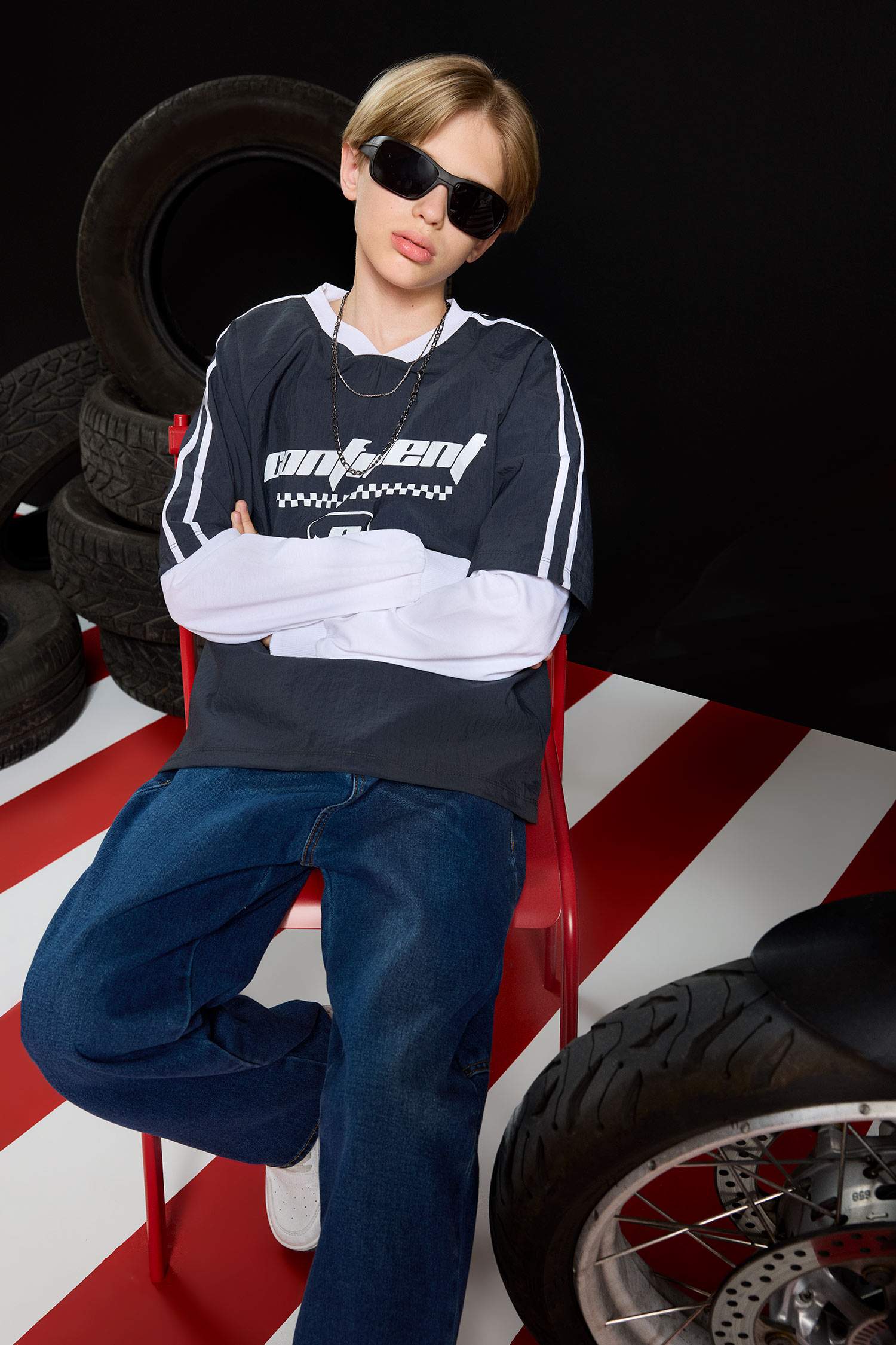 Boy Oversize Fit V-Neck Printed Parachute T-Shirt