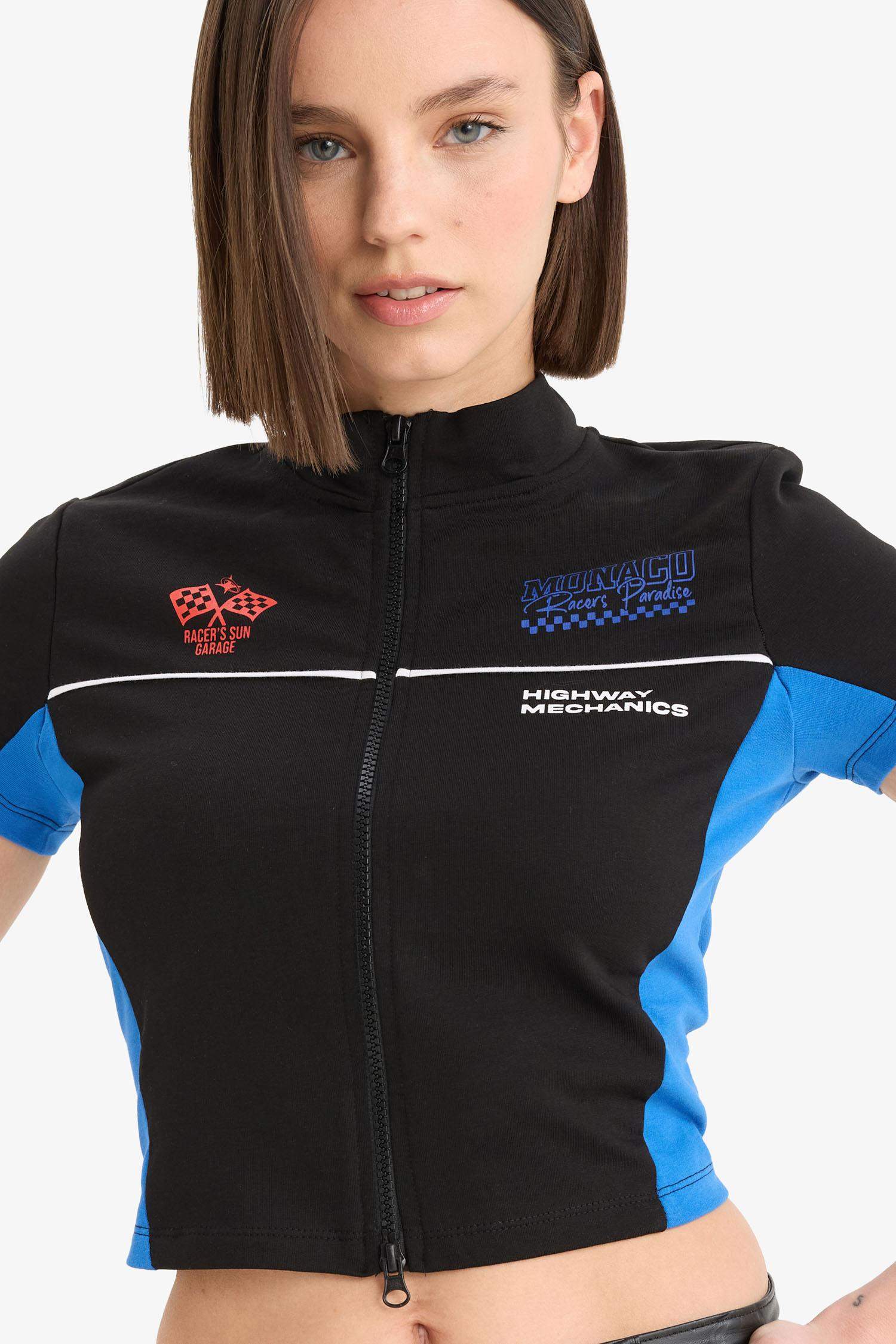 Fitted Fermuarlı Dik Yaka Baskılı Kısa Kollu Hırka