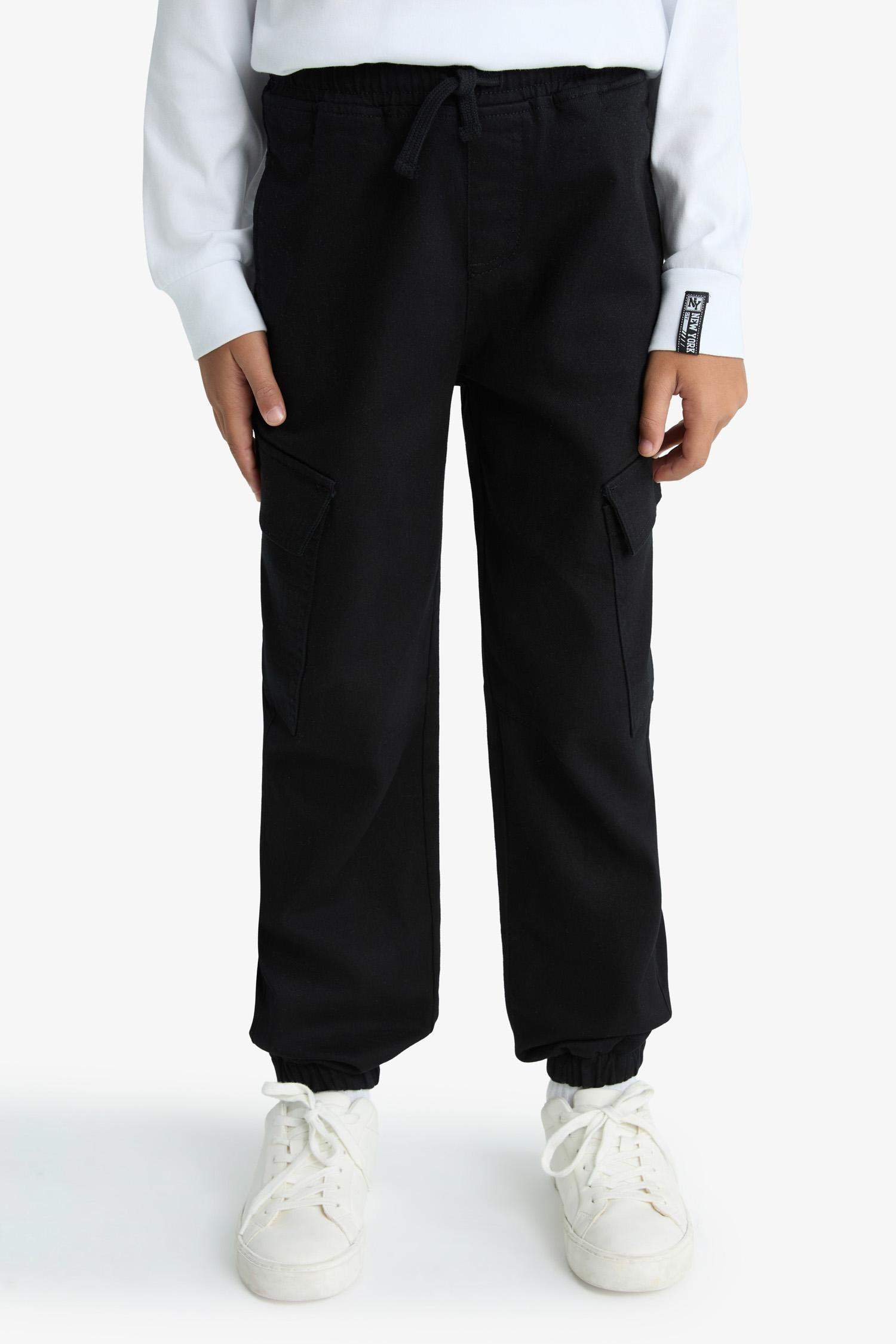 بنطلون جوجر أولادي من قماش جاباردين