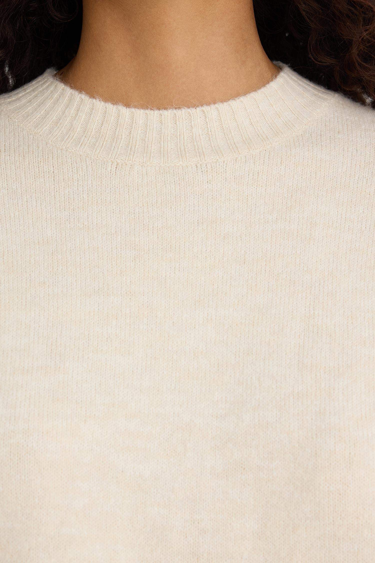 Трикотажный свитер Oversize с круглым вырезом