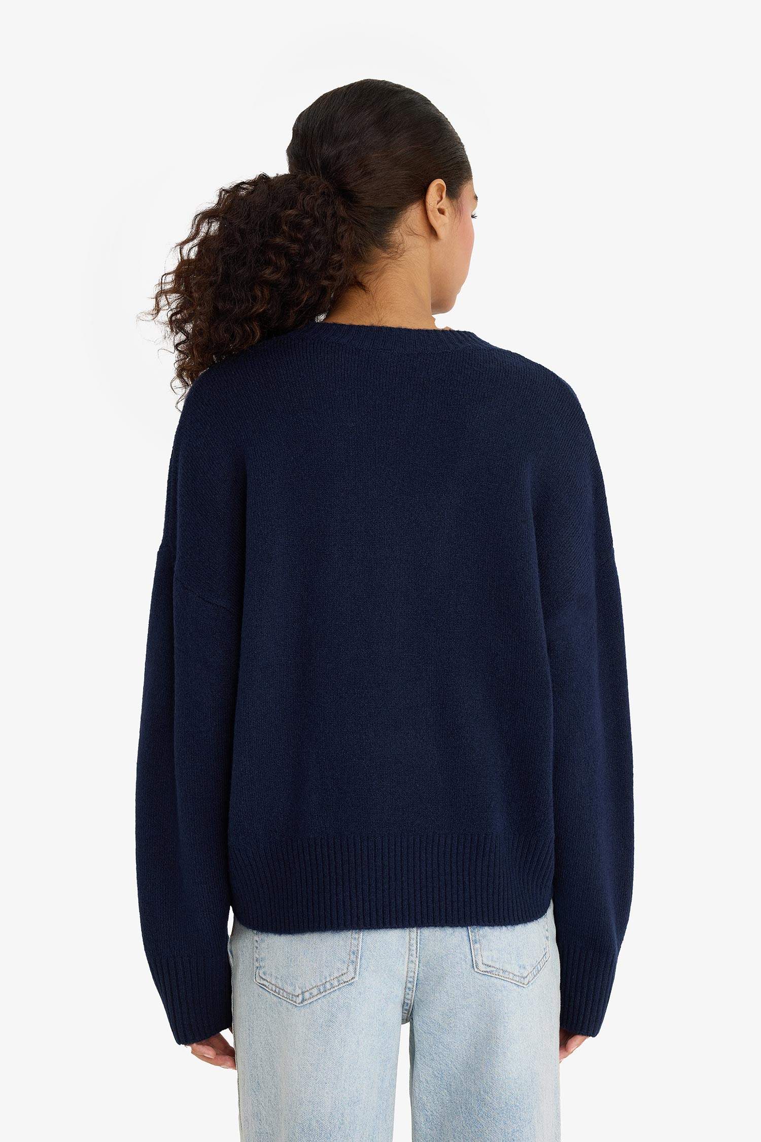 Трикотажный свитер Oversize с круглым вырезом