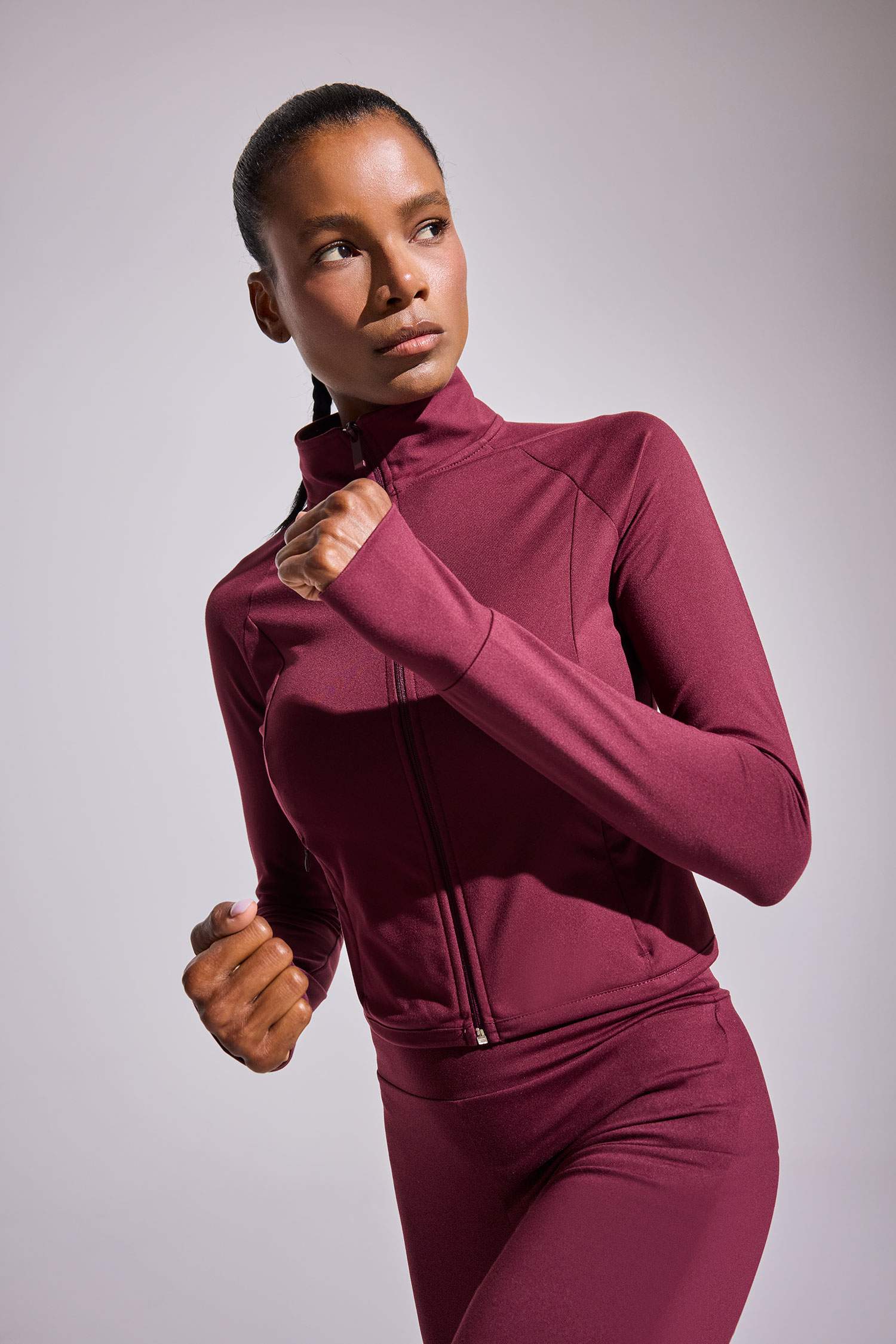 كارديجان رياضي سليم فيت بجيب بياقة عالية وبطانة ناعمة من DeFactoFit