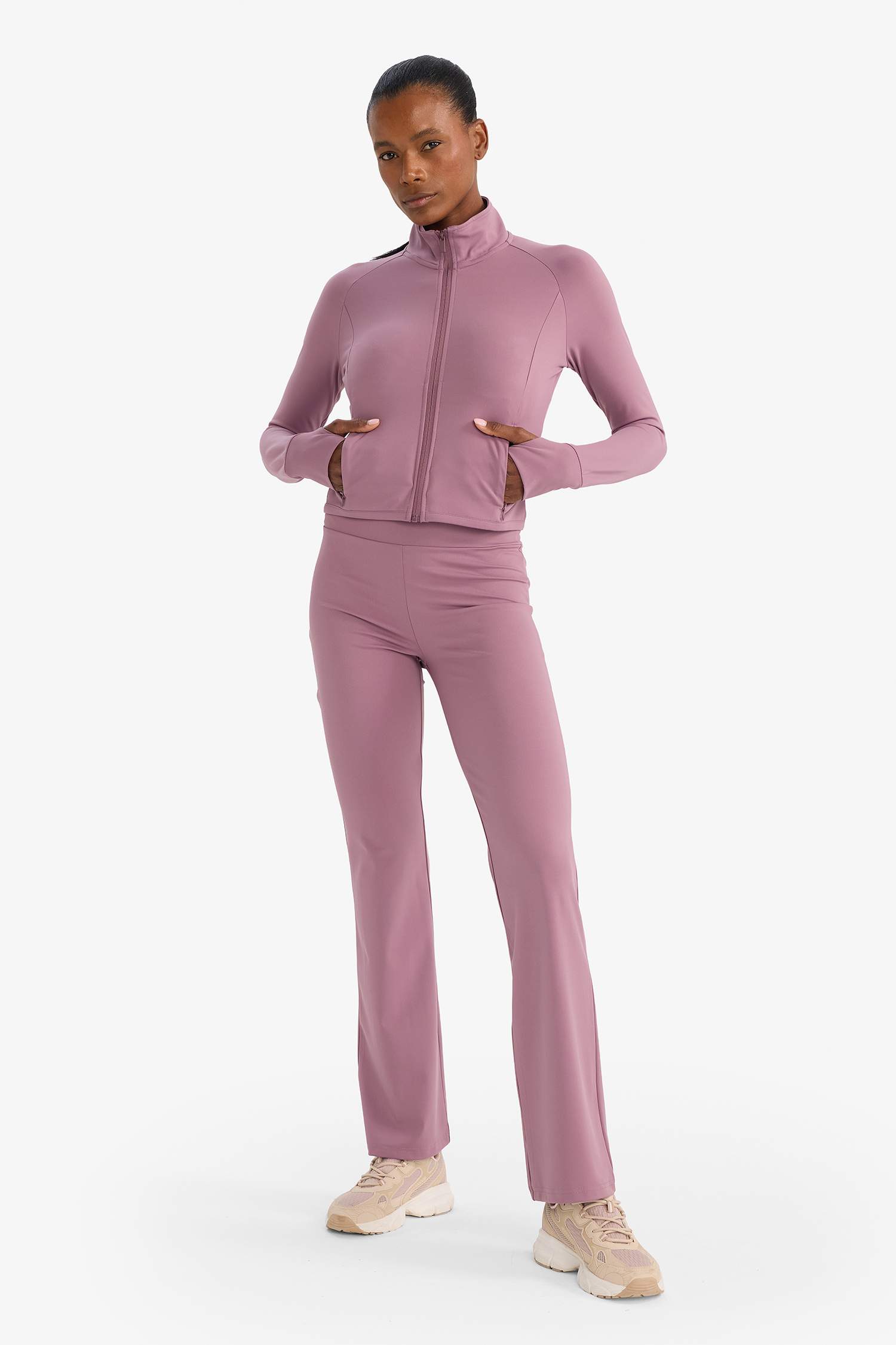 جاكيت سليم فيت بياخة عالية بجيب وبطانة ناعمة