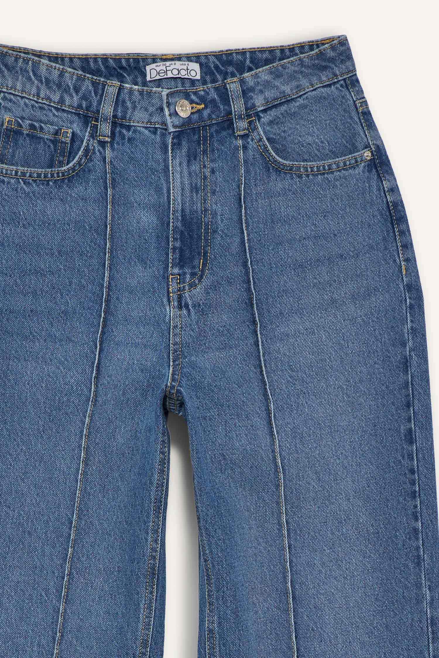 سروال جينز وايد ليج برجل عادي