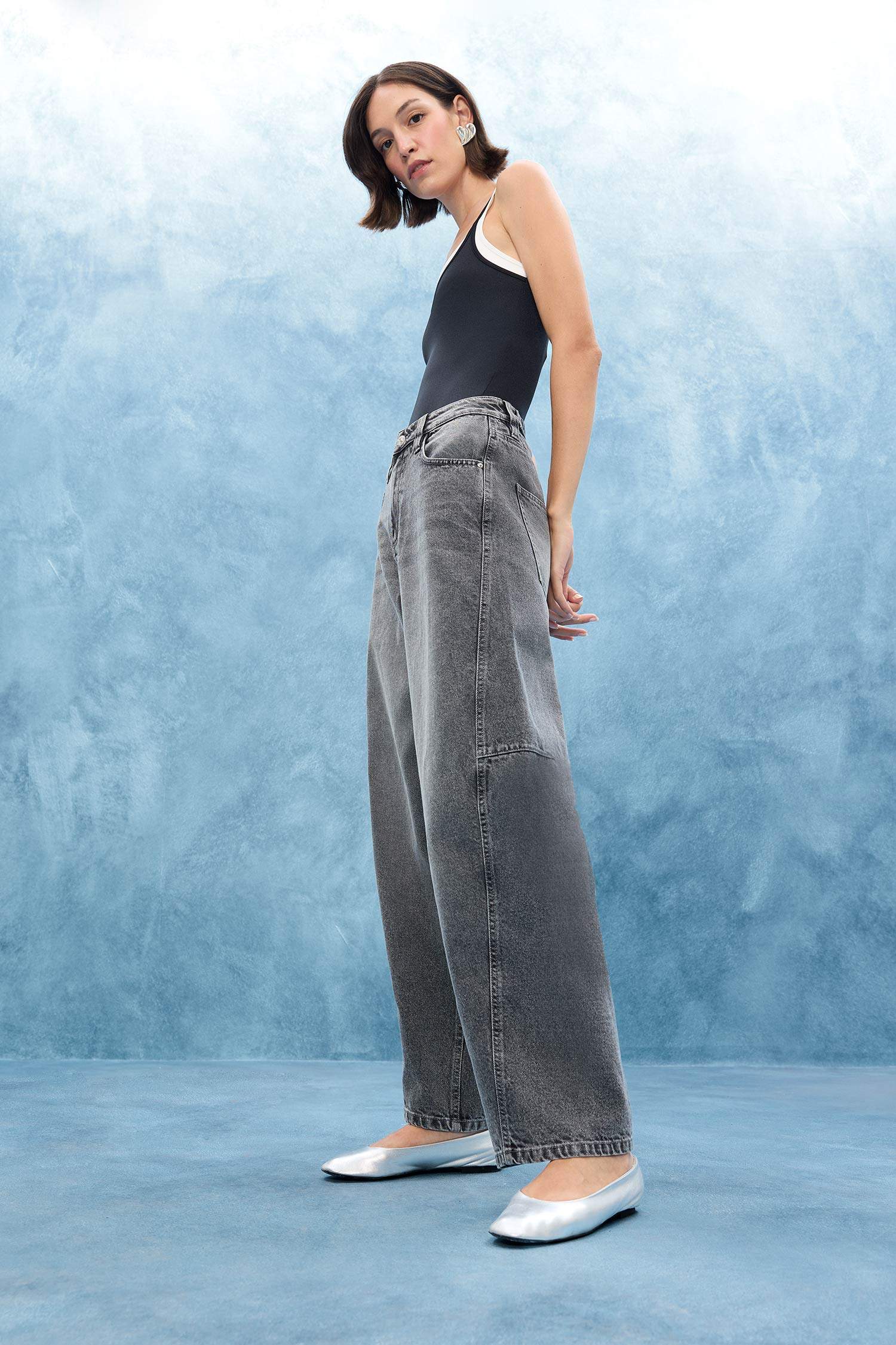 Джинсы Baggy Fit с высокой талией, прямыми штанинами и стандартной длиной