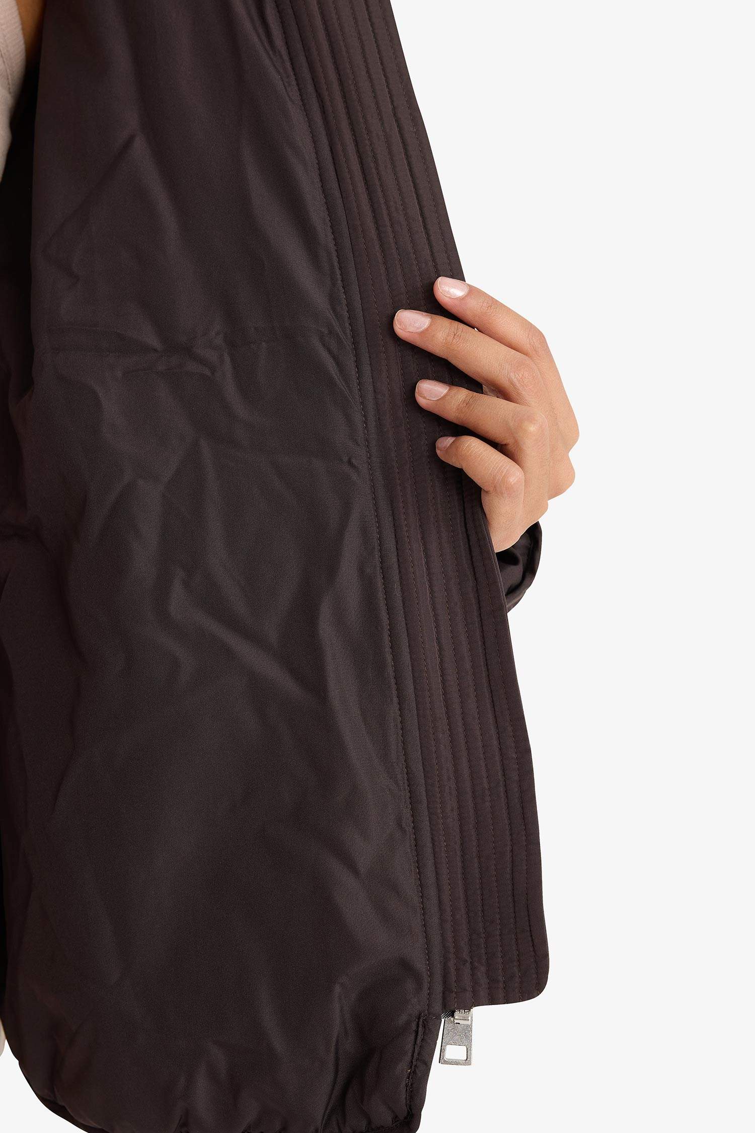 Su Geçirmez Regular Fit Kapitoneli Fermuarlı Mont