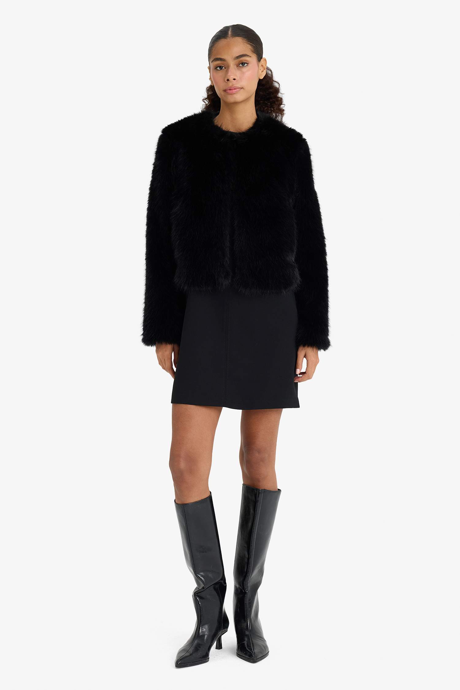 جاكيت فرو صناعي قصة عادية