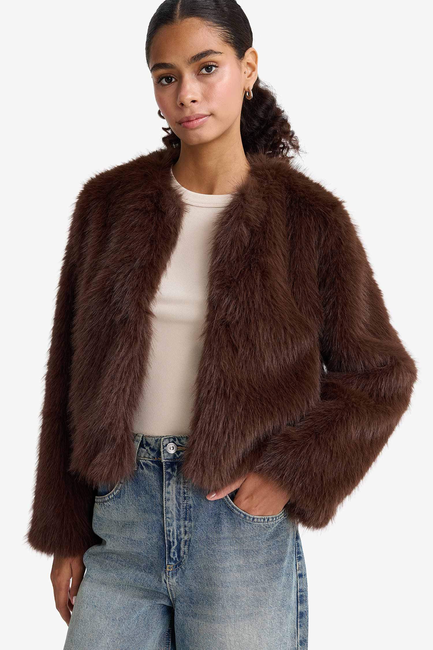 Regular Fit Kısa Suni Kürk