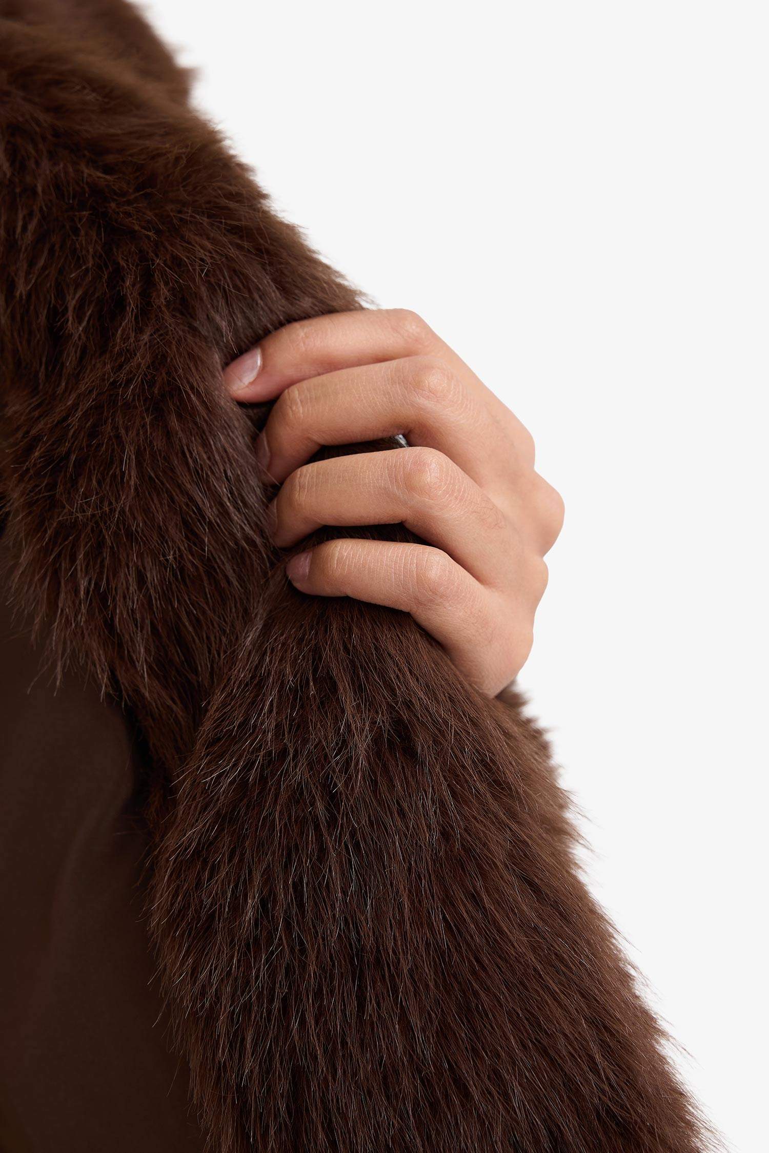 Regular Fit Kısa Suni Kürk