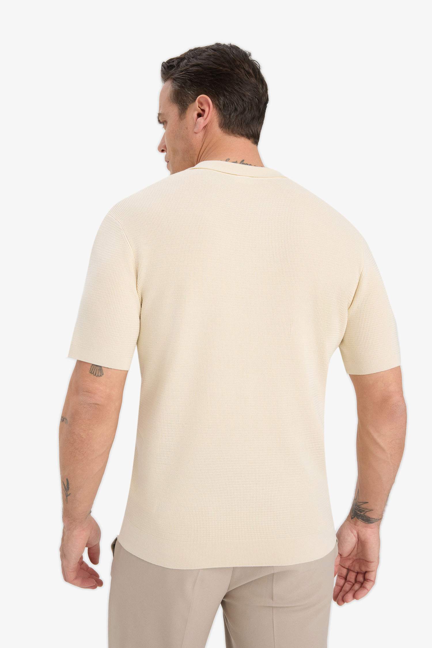 تيشيرت بولو تريكو نص ردن قصة عادية