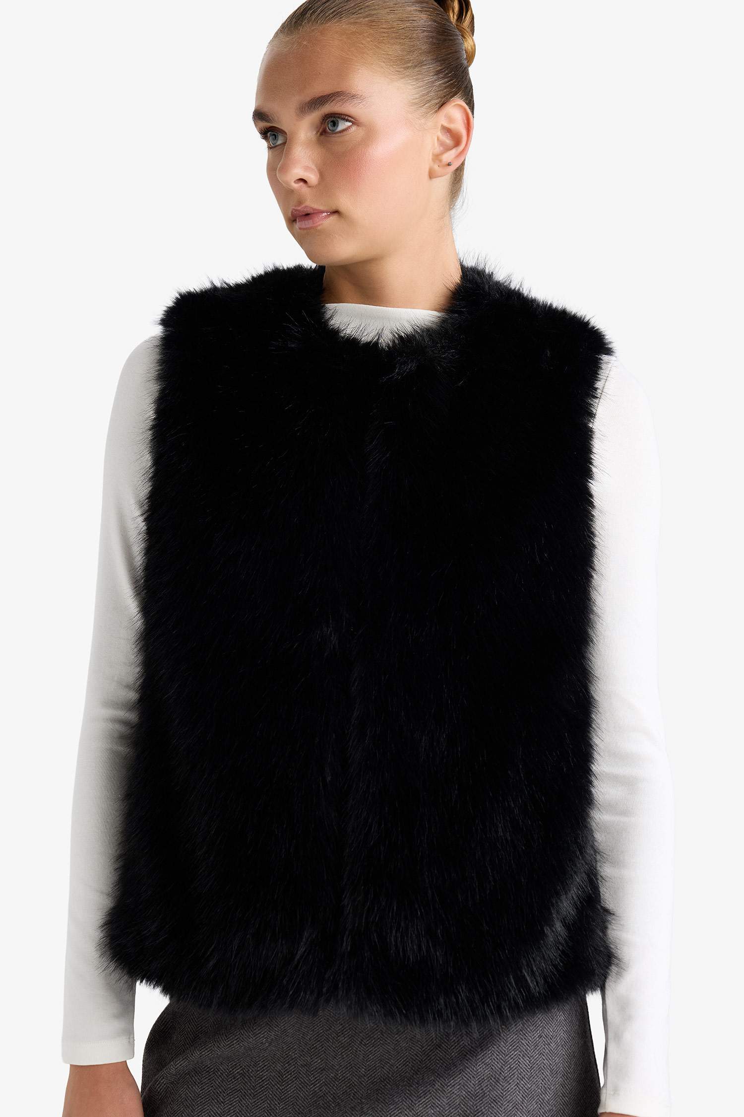 يلك فرو صناعي قصة عادية