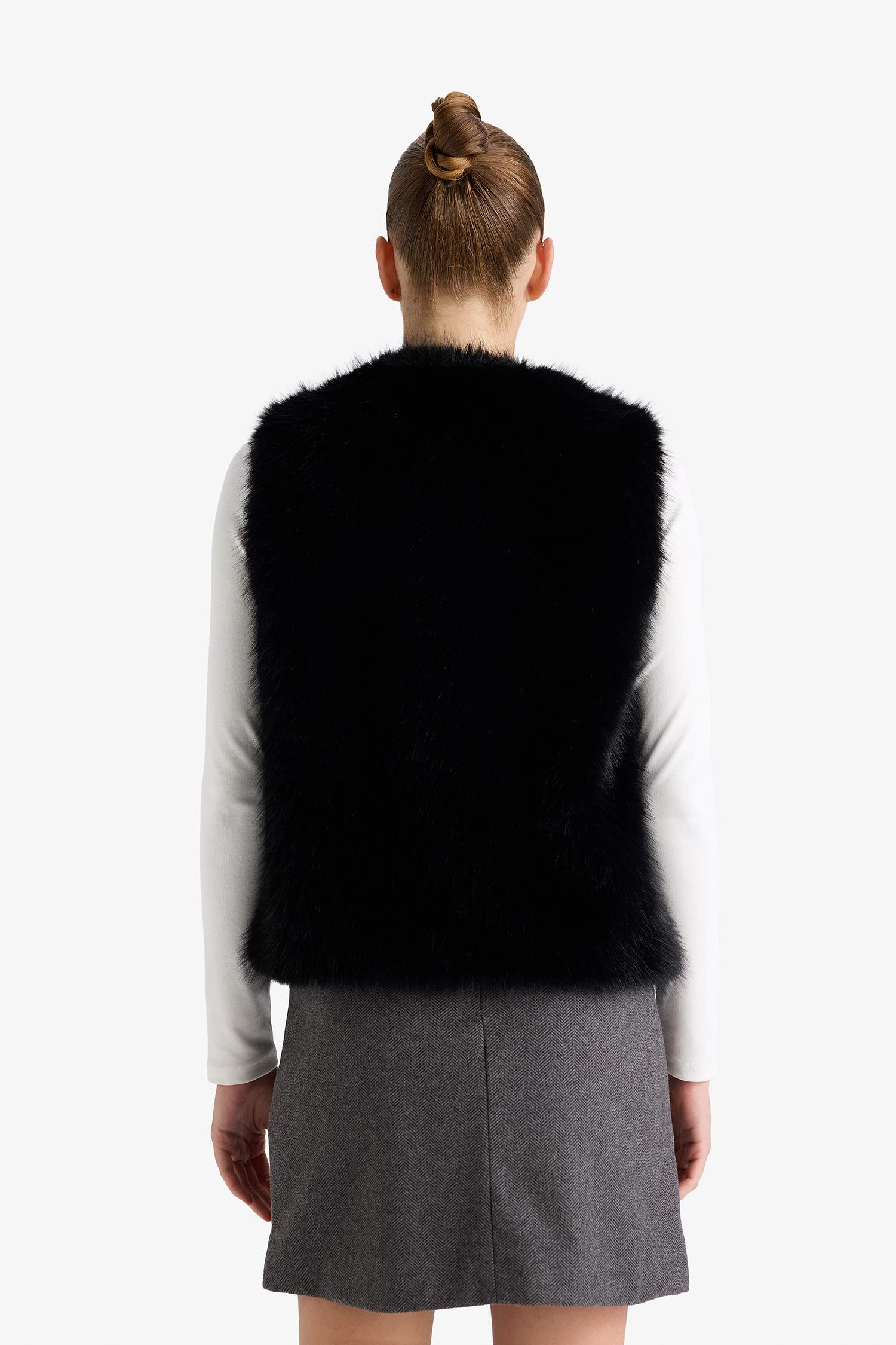 يلك فرو صناعي قصة عادية