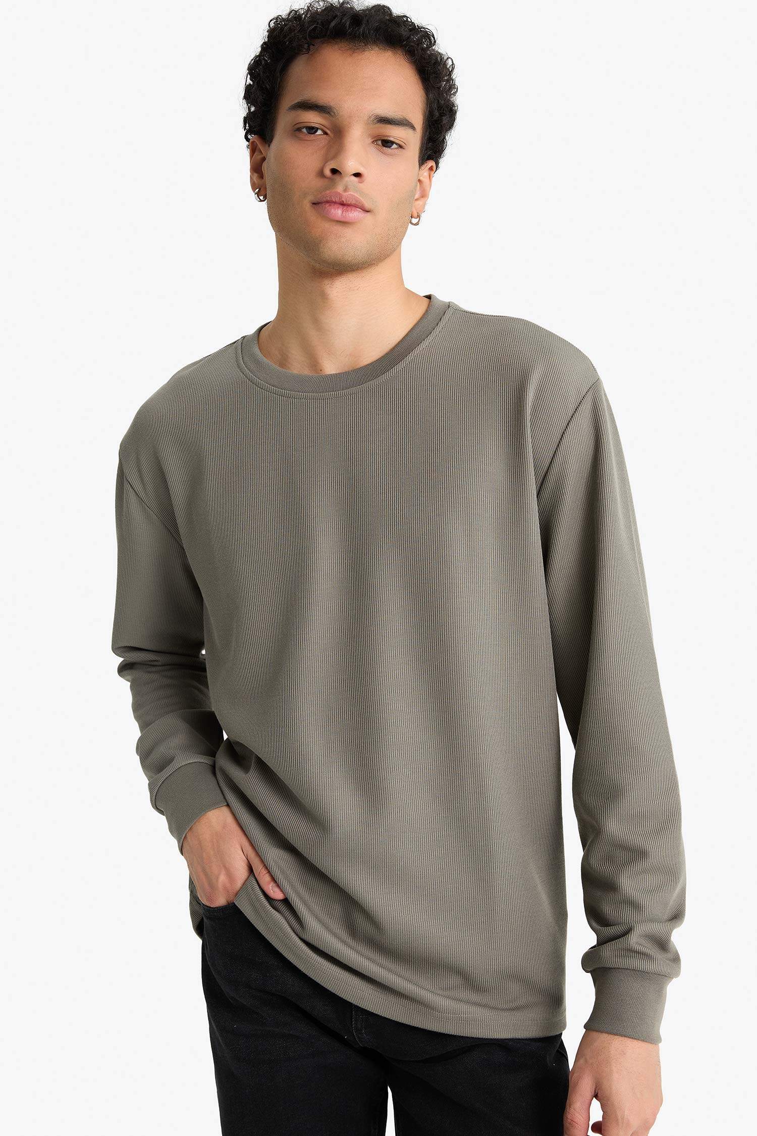 Regular Fit Crew Neck Long Sleeve Body