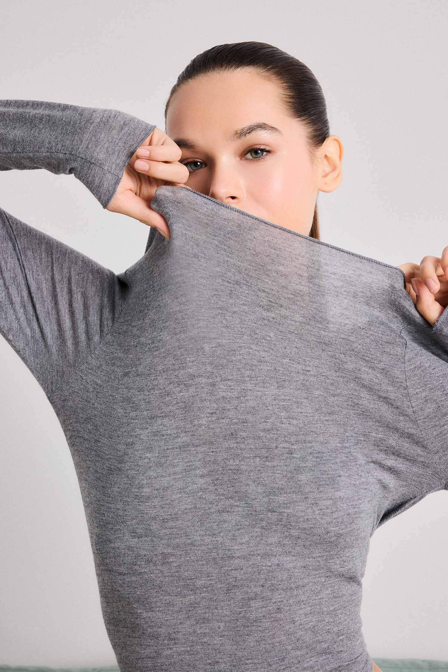 Modal Kaşmir Yumuşak Dokulu Kayık Yaka Uzun Kollu Üst-Fall in Love