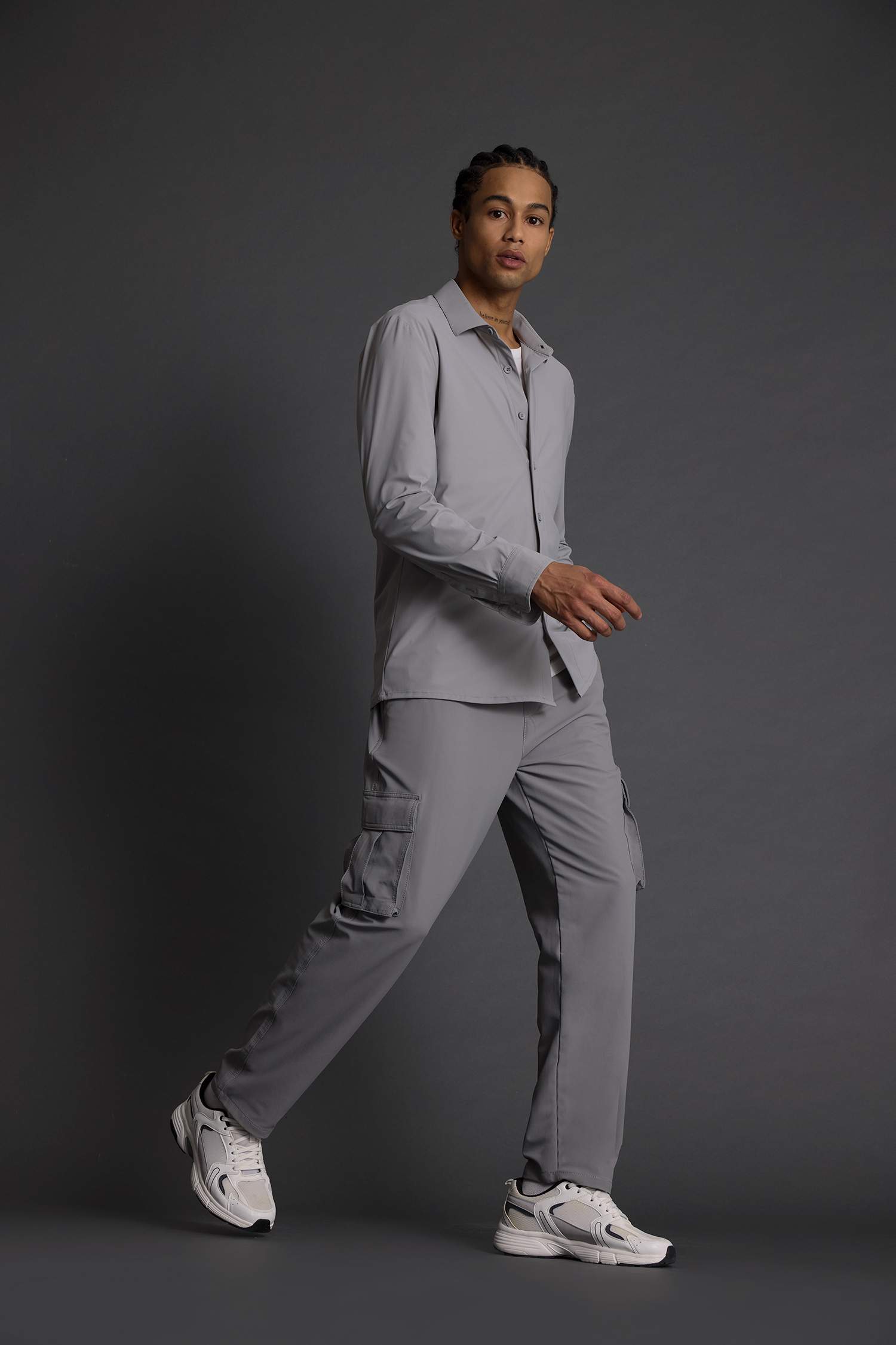 Спортивные джоггеры в стиле карго с карманами Стандартного кроя DeFactoFit