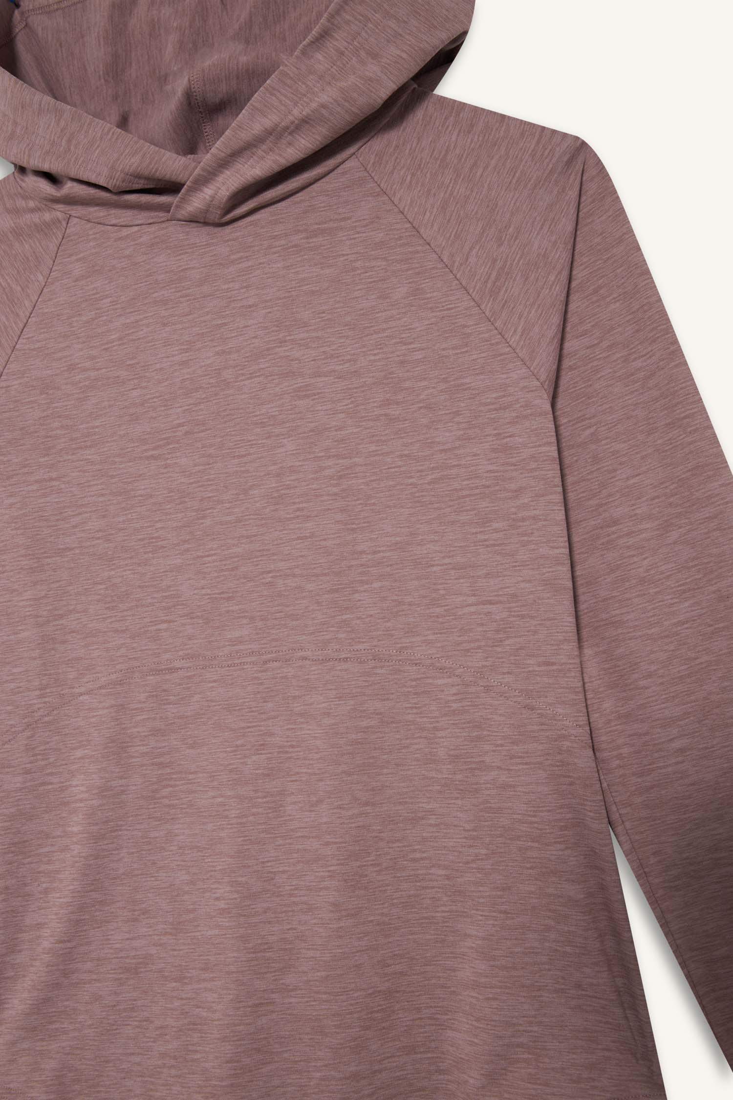 Спортивная футболка с капюшоном и длинным рукавом