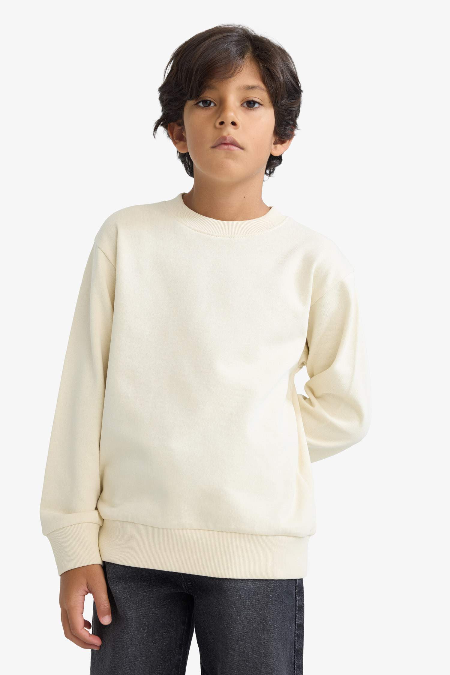 Толстовка для мальчика прямого кроя с круглым вырезом, однотонная