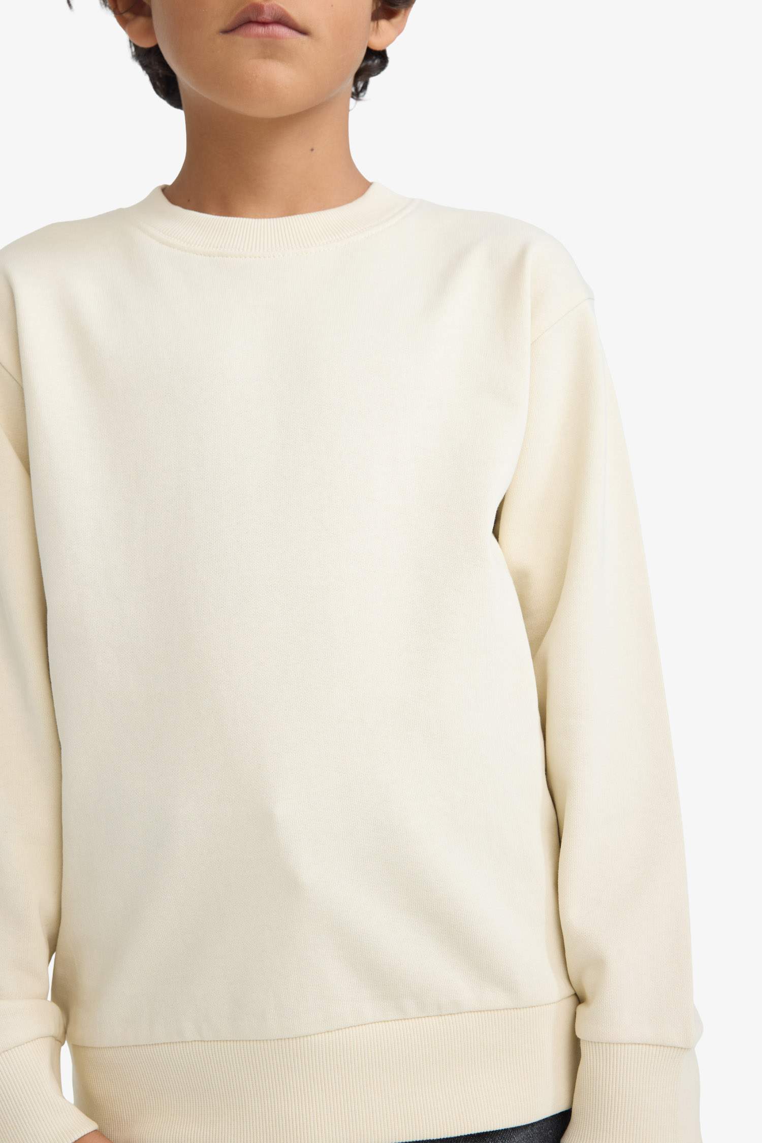 Толстовка для мальчика прямого кроя с круглым вырезом, однотонная