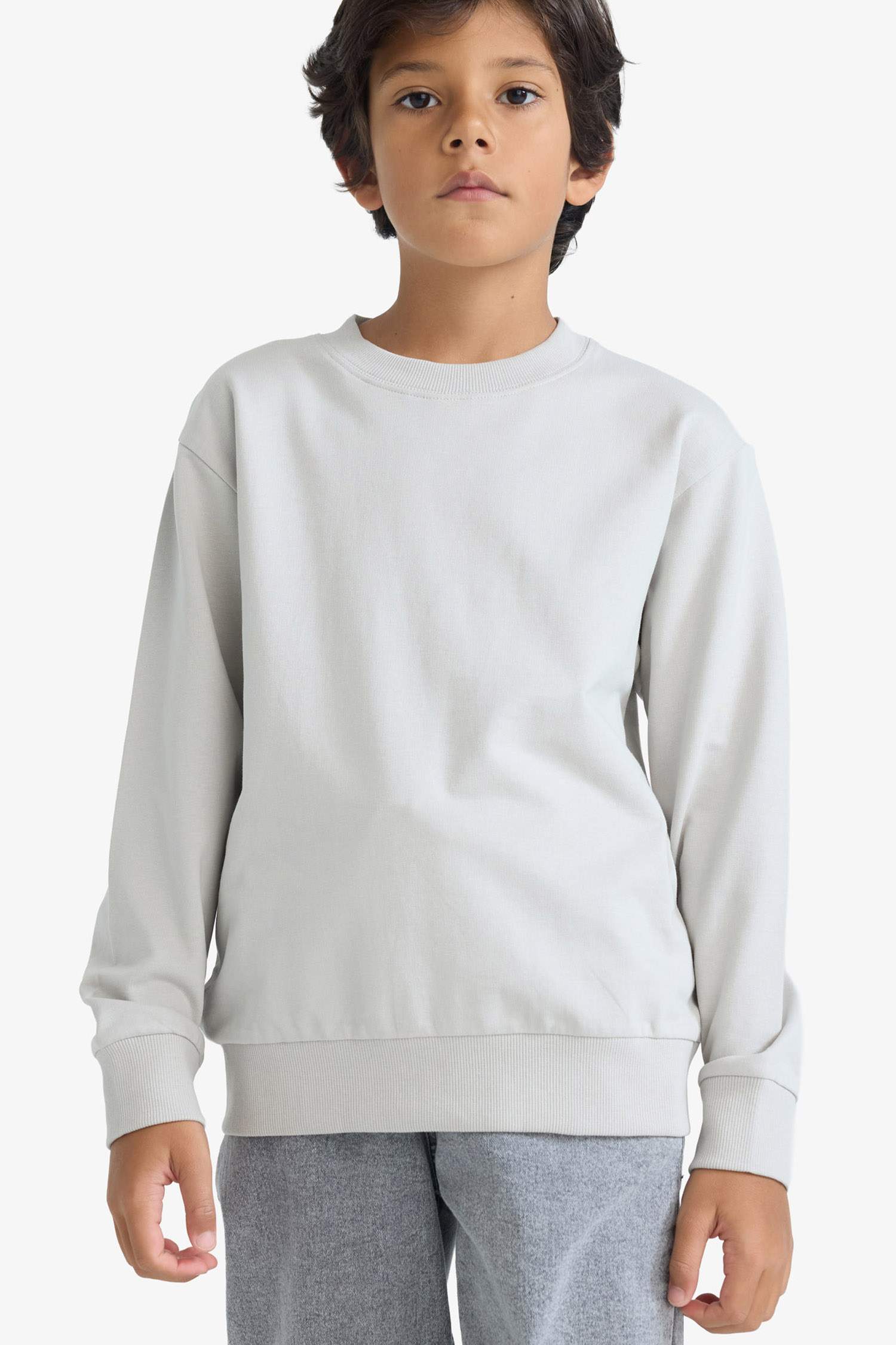 Толстовка для мальчика прямого кроя с круглым вырезом, однотонная