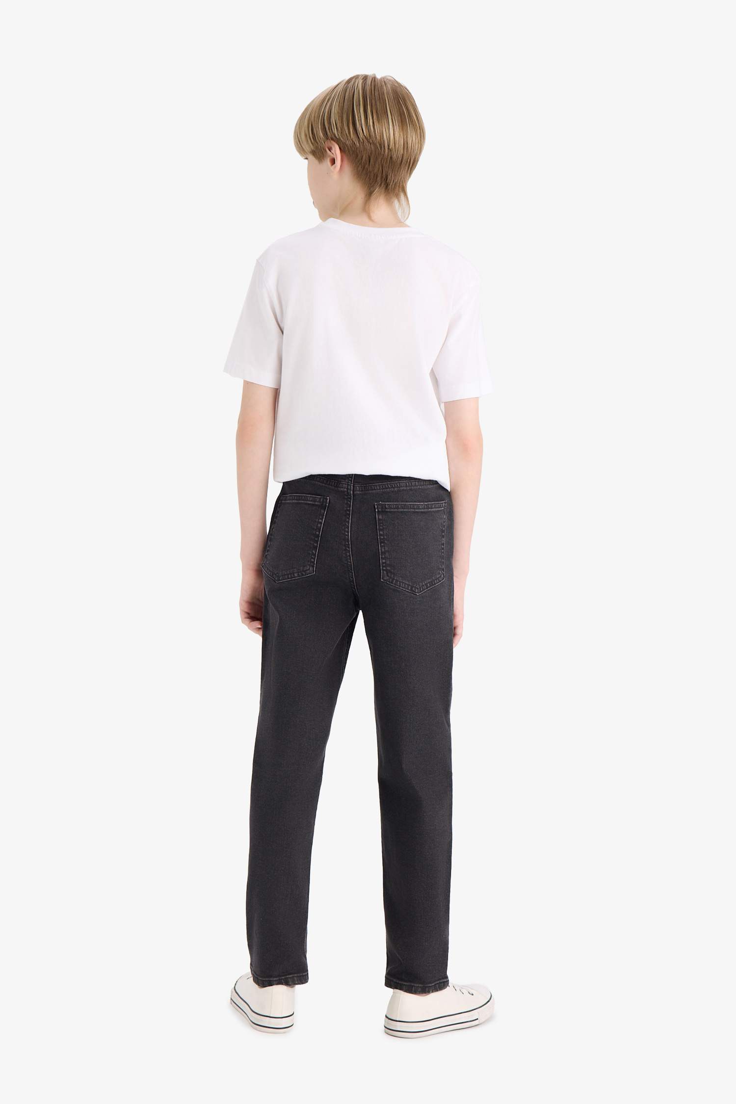 بنطرون جينز أولادي قصة مستقيمة برجل عادي