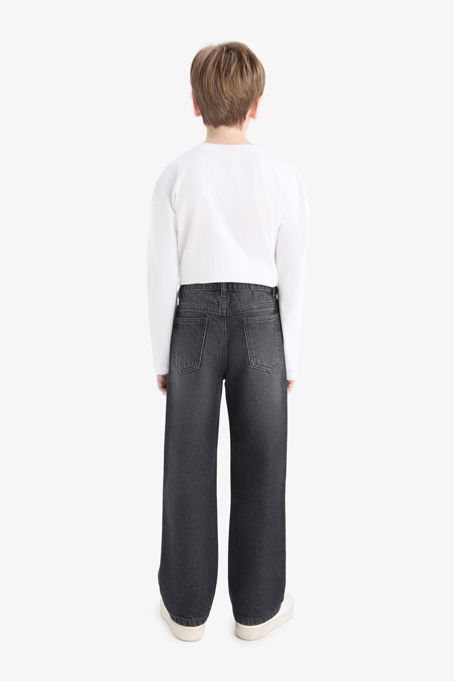 بنطرون جينز أولادي وايد ليج برجل عادي