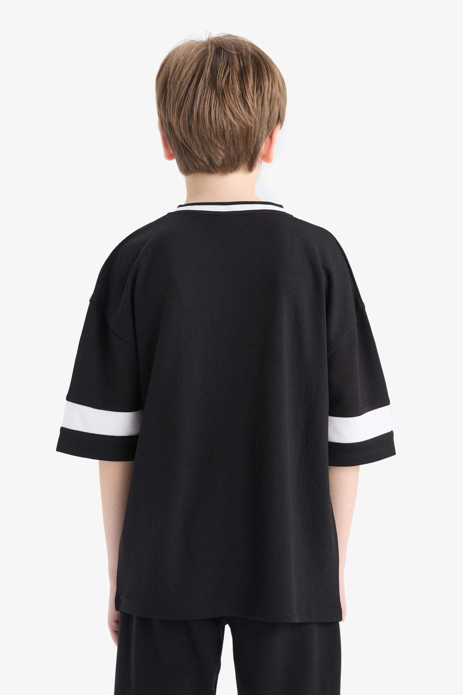 T-shirt oversize imprimé à col V et manches courtes pour garçon