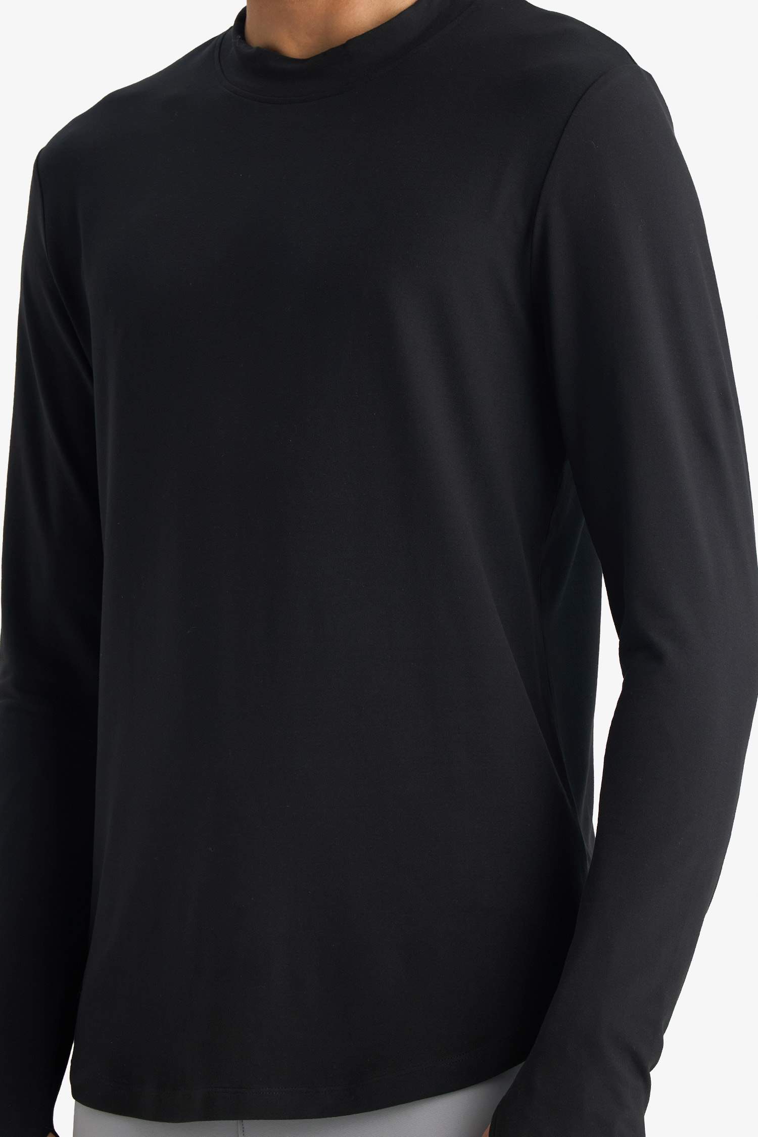 Slim Fit Dar Kesim Dik Yaka Sporcu Uzun Kollu Body