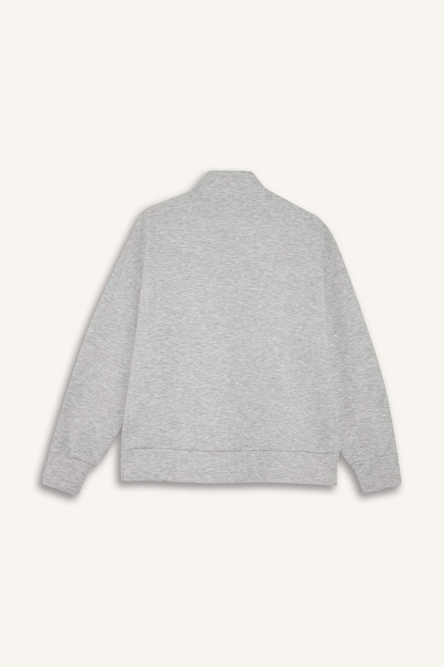 سويت شيرت اوفر سايز رياضي قماش سكوبا من DeFactoFit