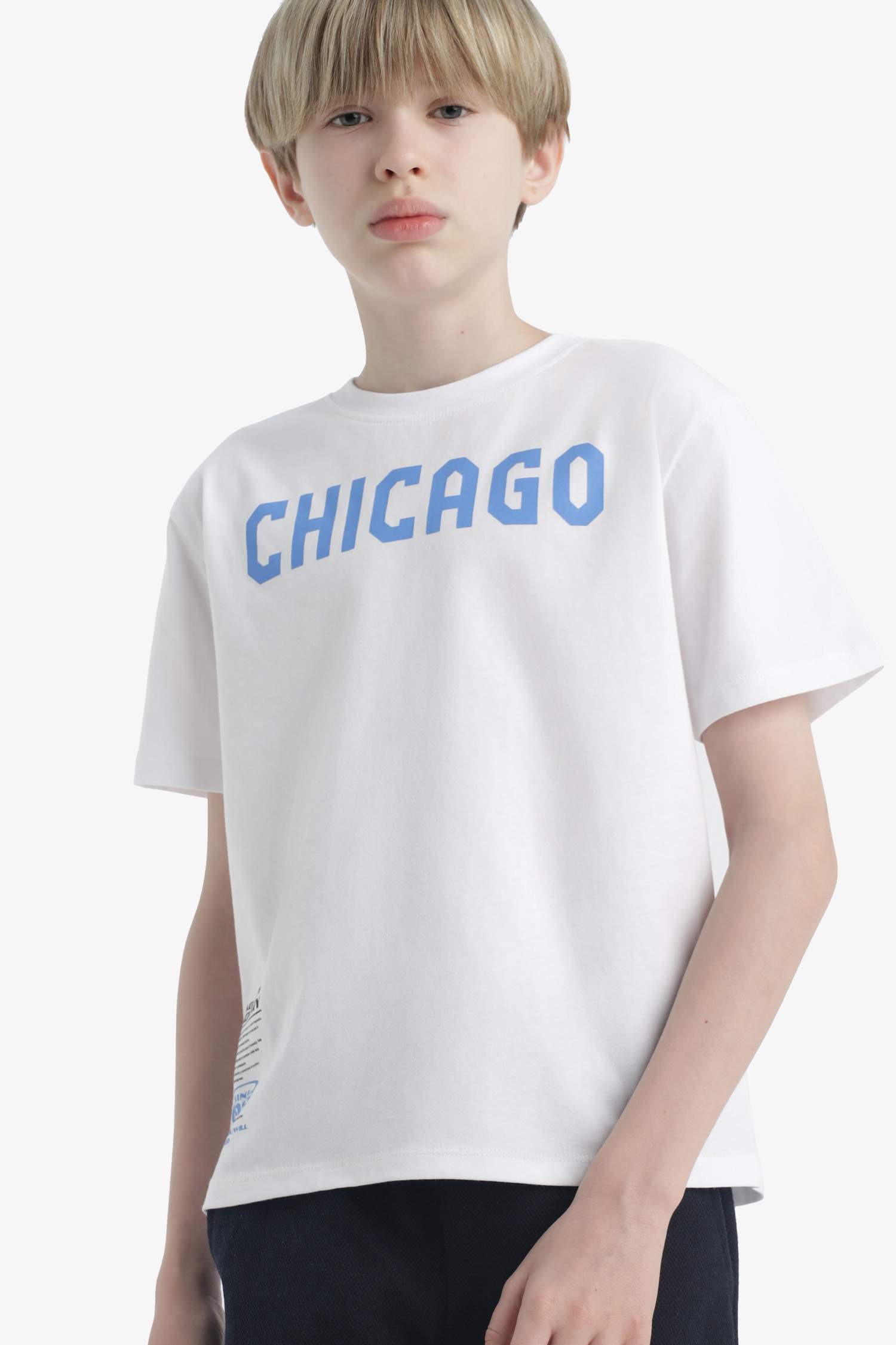 سيت ولادي تيشيرت وبنطلون رياضة قصة عادية - قطعتين