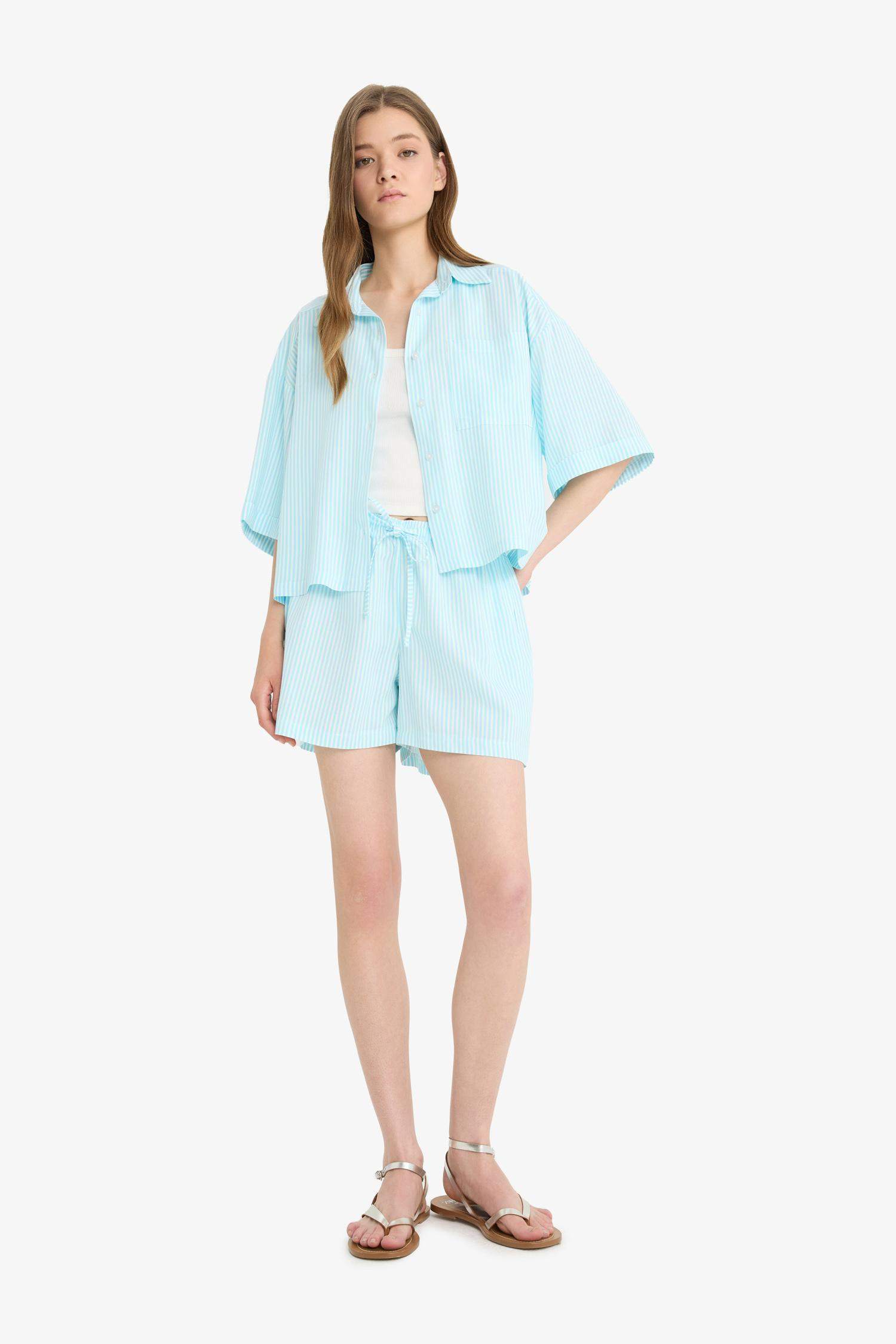 A Kesim Normal Bel Düz Paça Keten Karışımlı Şort