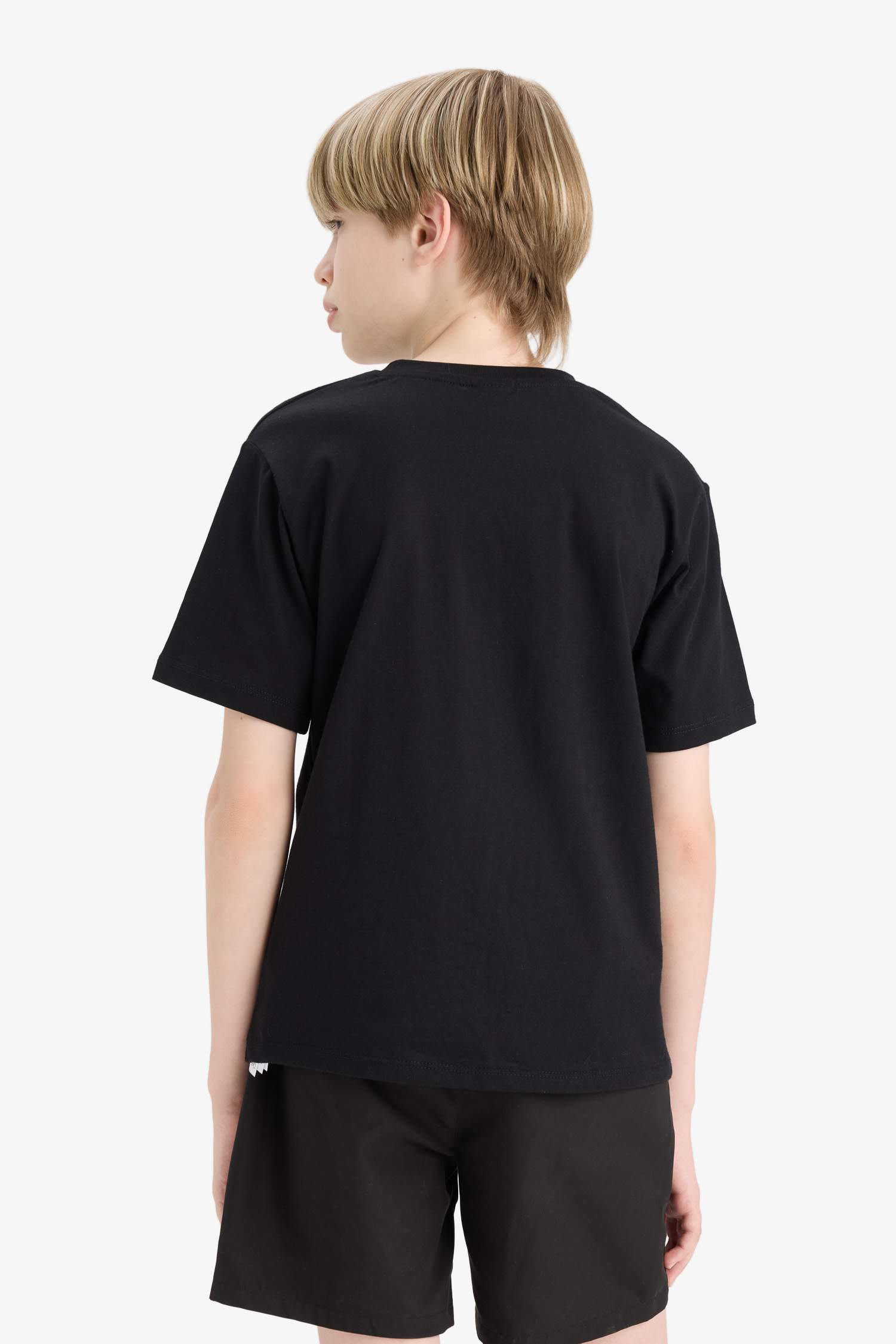 Ұлдарға дөңгелек жаға басып шығарылған қысқа жеңді Қысқа жеңді футболка