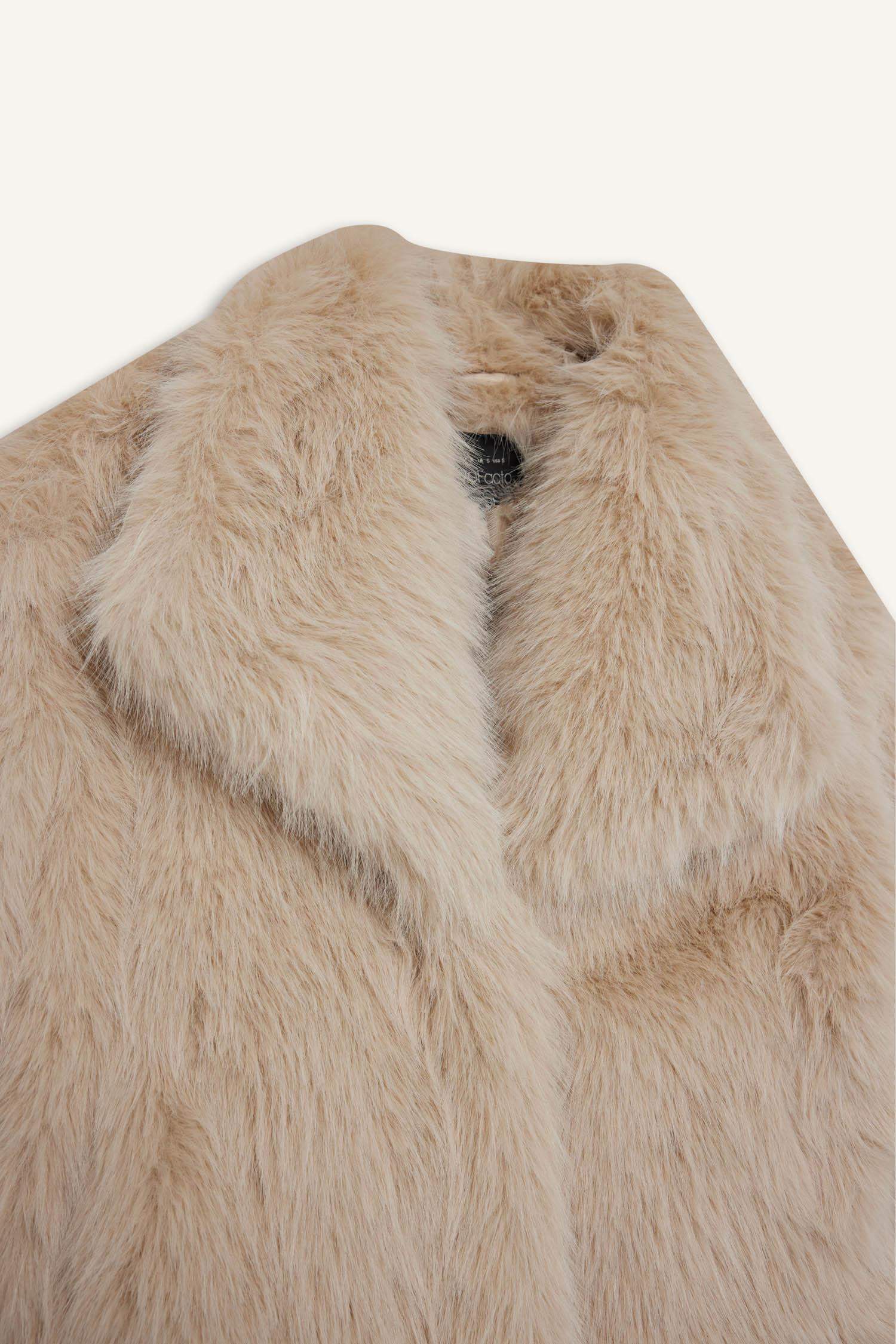 Regular Fit Kısa Suni Kürk 