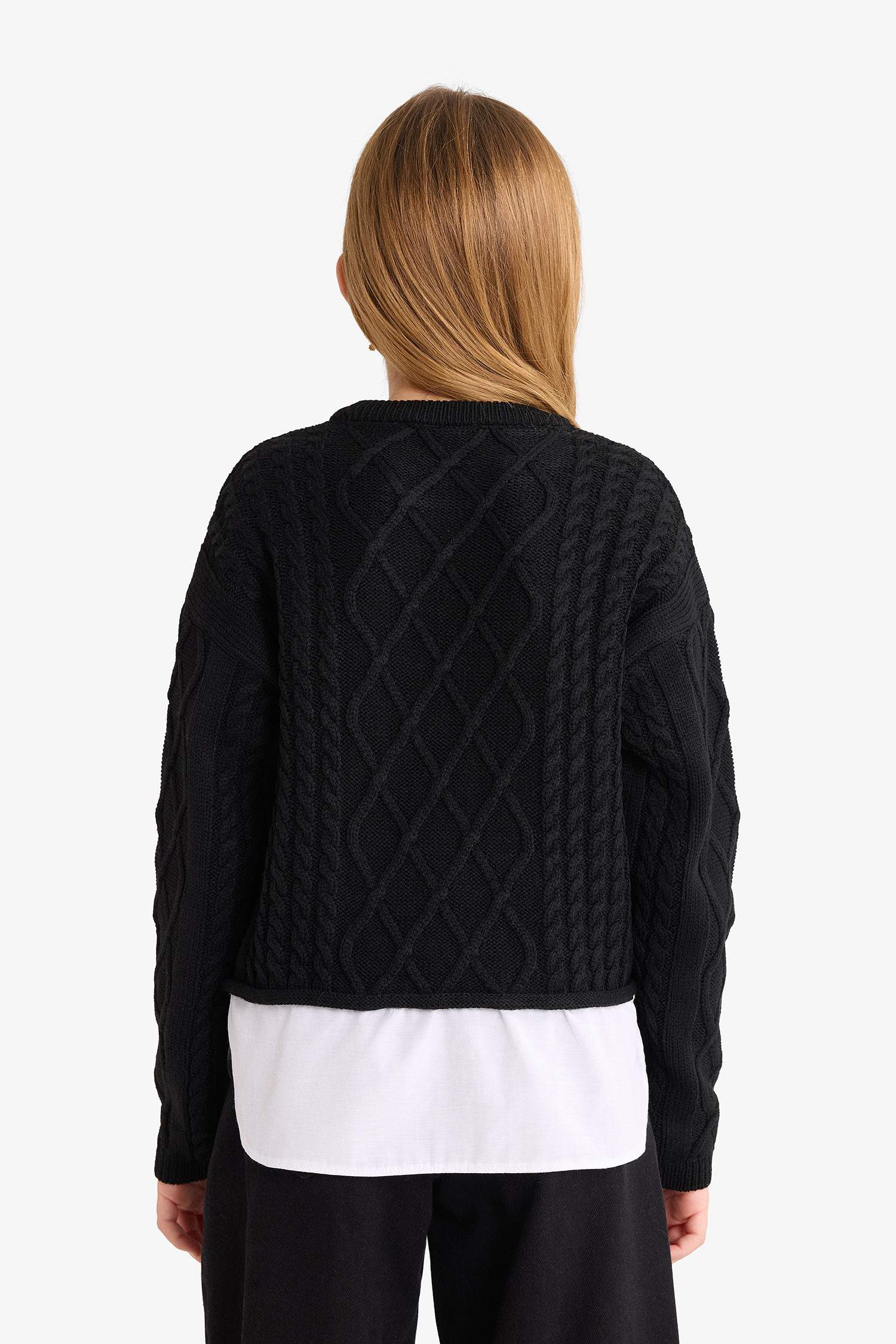 بلوفر تريكو بناتي قصة عادية برقبة مستديرة