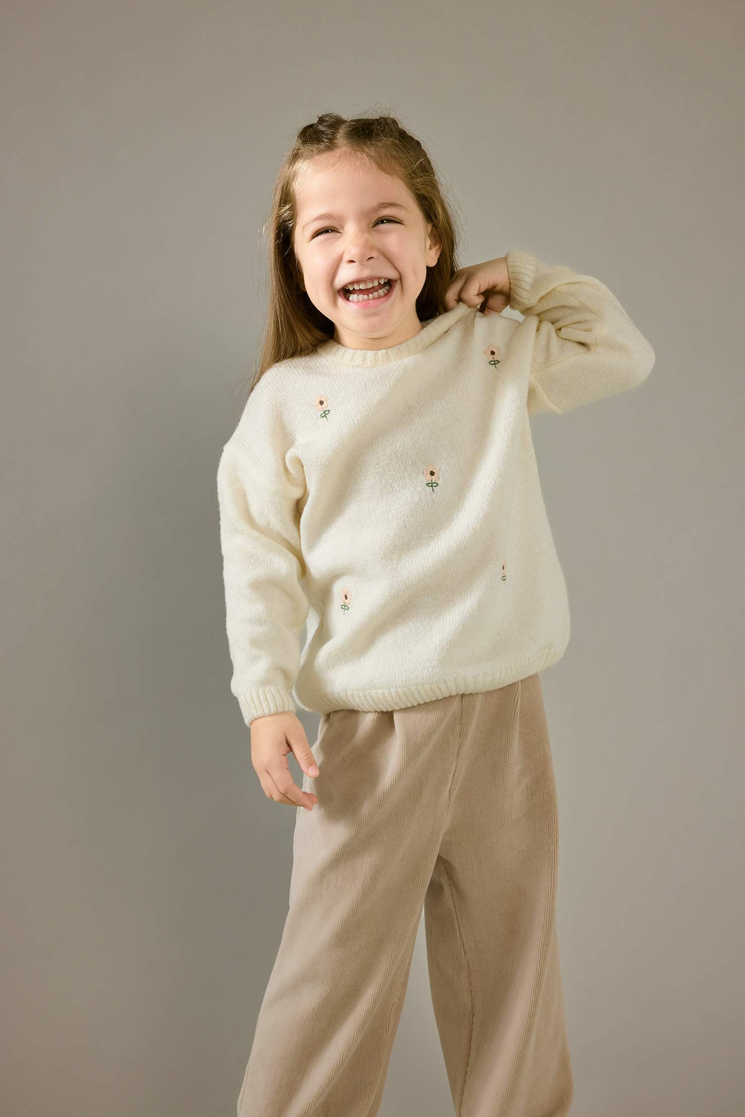 بلوز صوف بناتي قصة عادية بياخة مستديرة