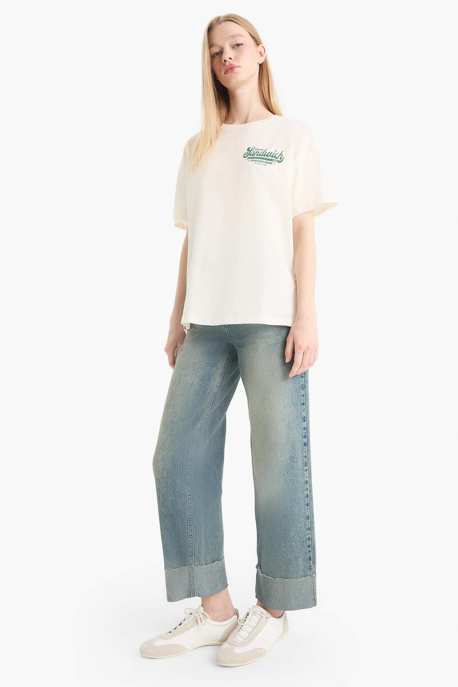 Oversize Geniş Kalıp Bisiklet Yaka Sırt Baskılı Kısa Kollu Tişört