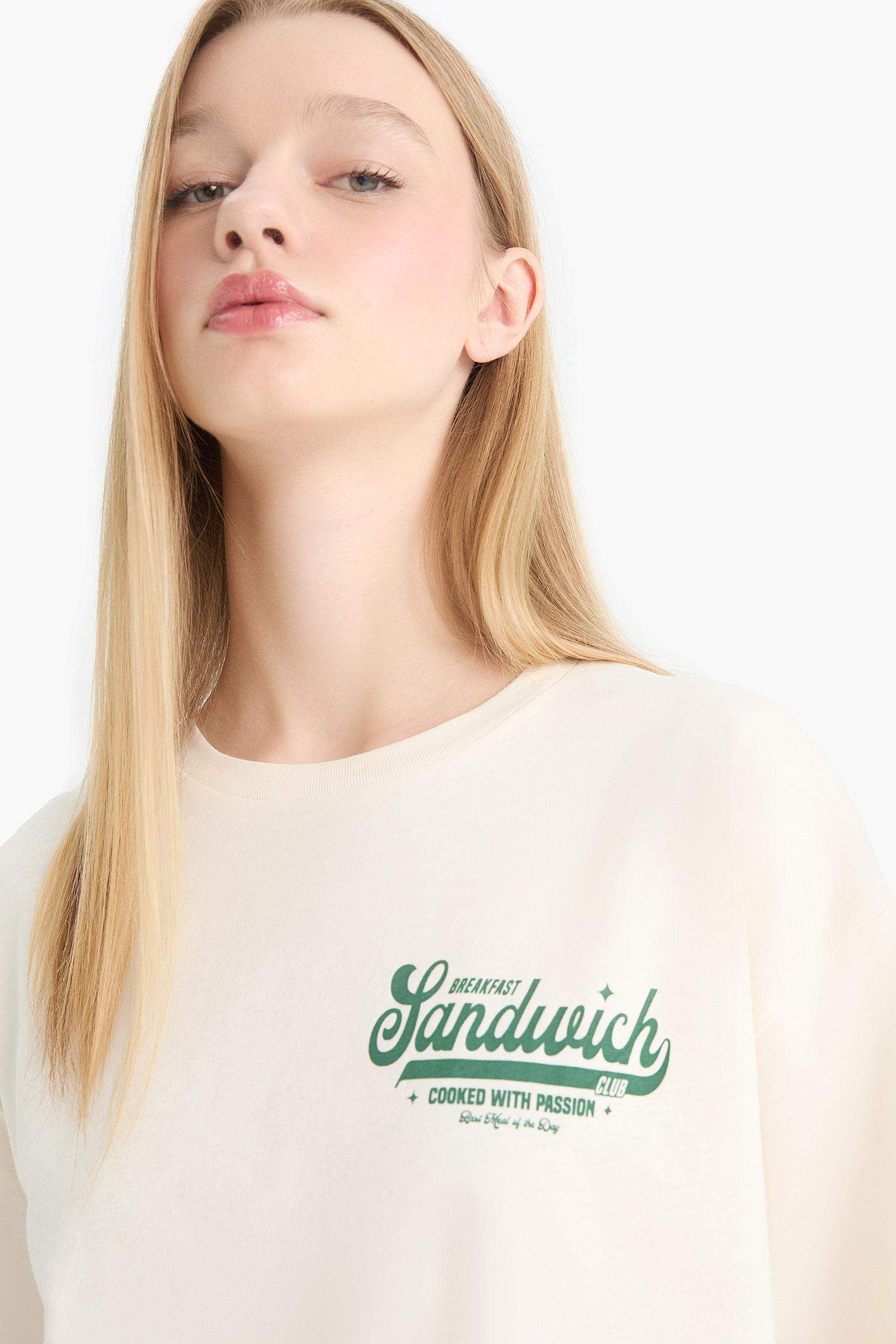 Oversize Geniş Kalıp Bisiklet Yaka Sırt Baskılı Kısa Kollu Tişört