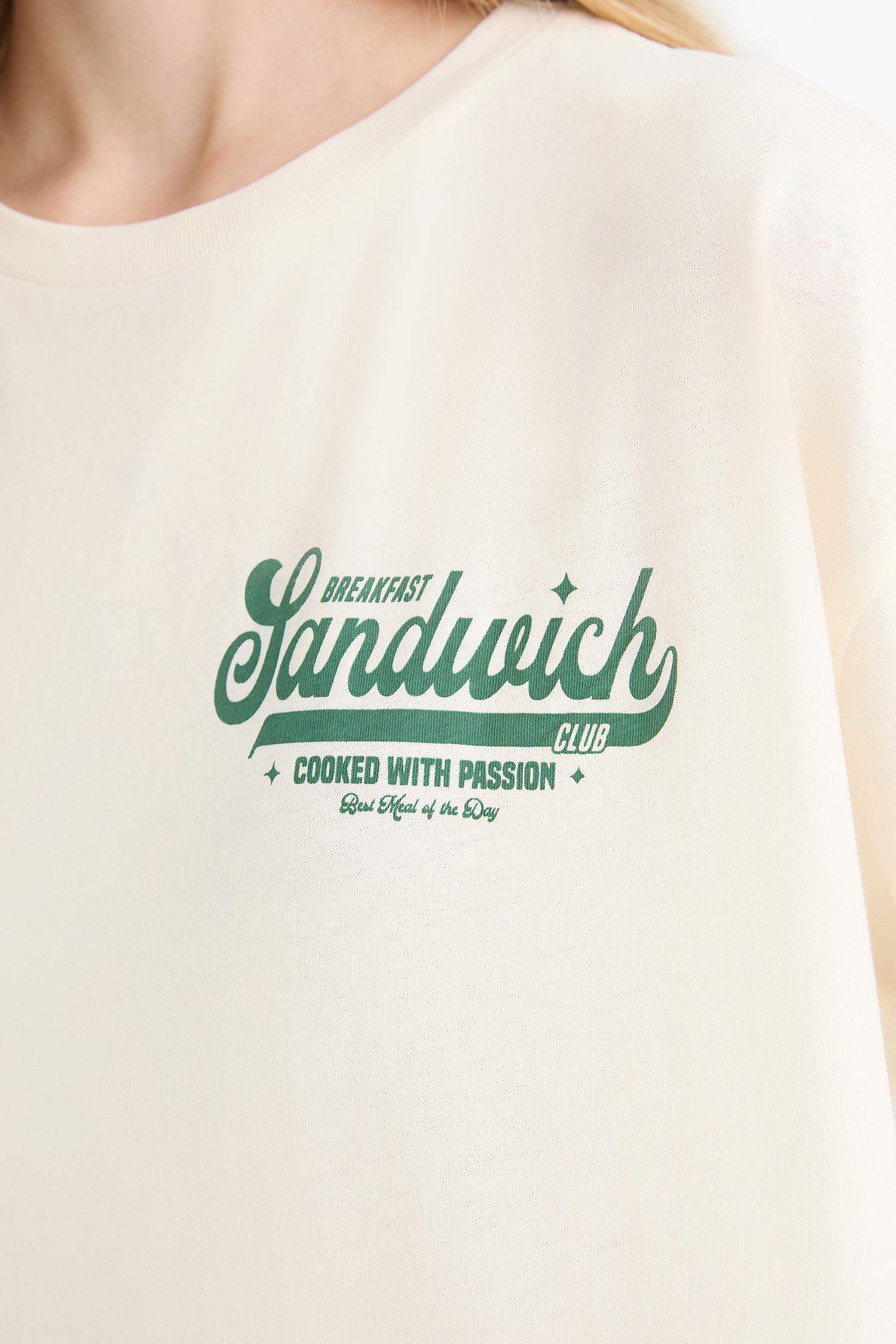 Oversize Geniş Kalıp Bisiklet Yaka Sırt Baskılı Kısa Kollu Tişört