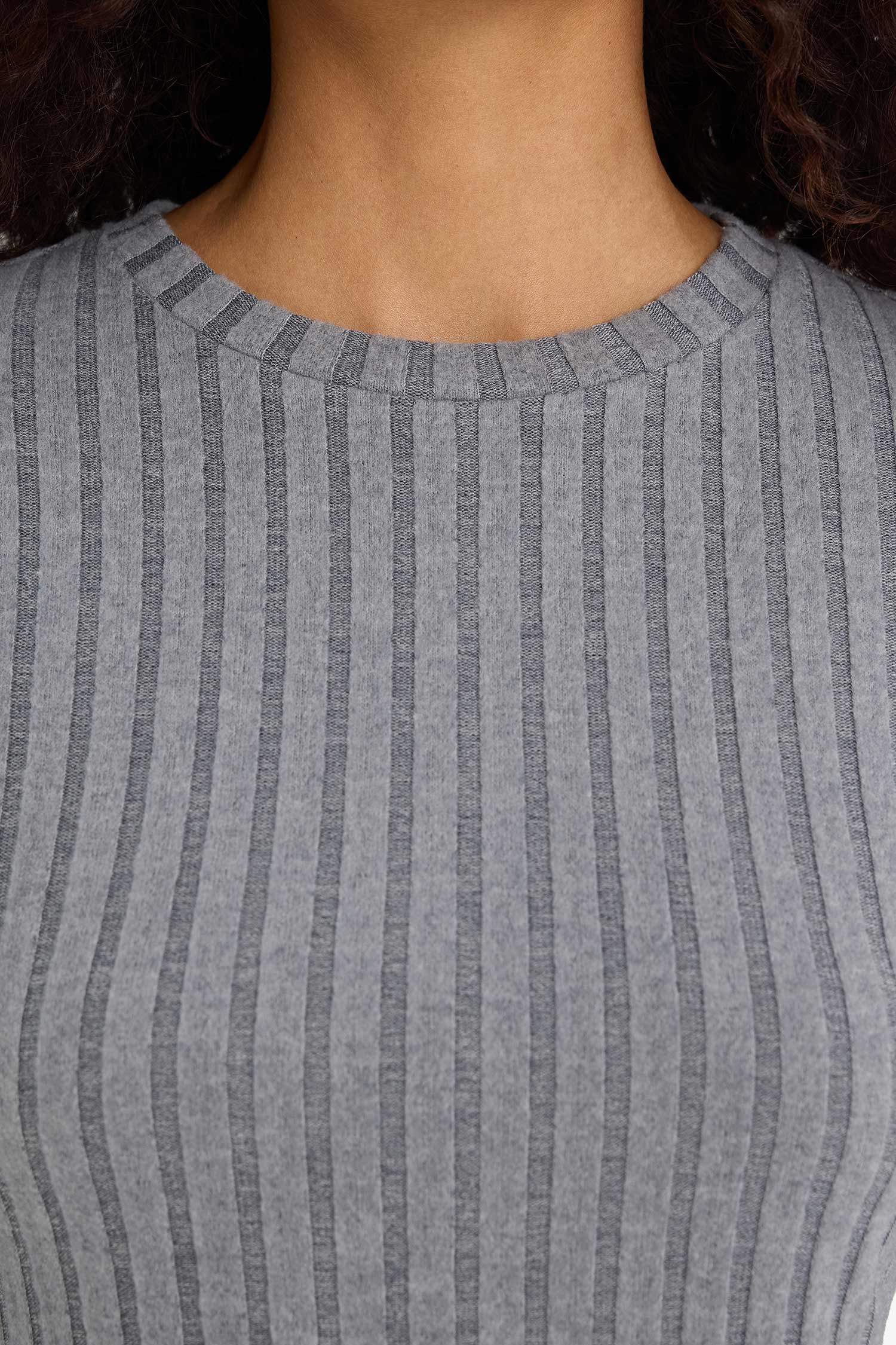 тығыз көйлек с мойын ұзын жеңді Ұзын жеңді трикотаж көйлек