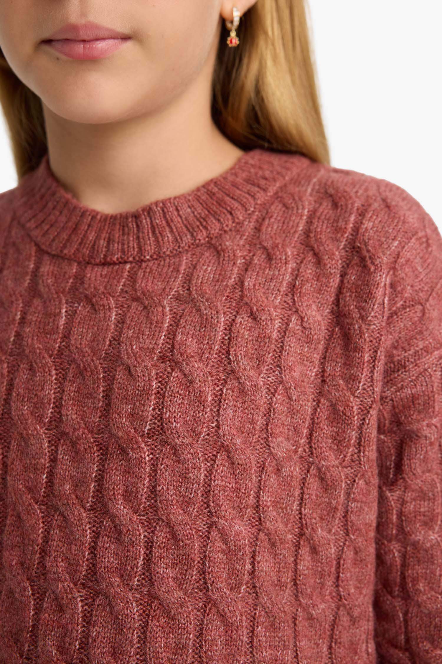 بلوفر بناتي تريكو قصة عادية بنص رقبة مدورة