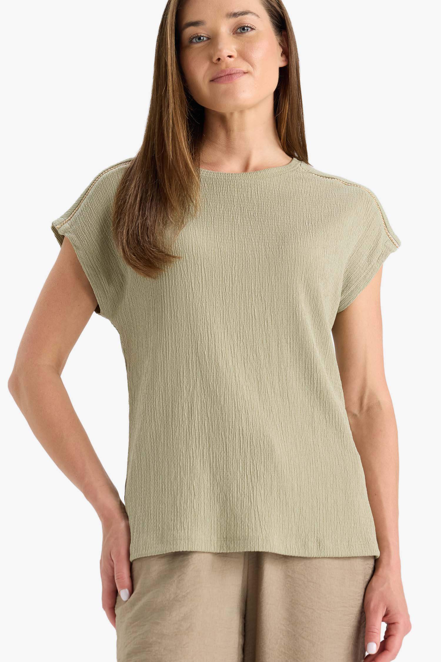 Bisiklet Yaka Bürümcük Kısa Kollu Tişört