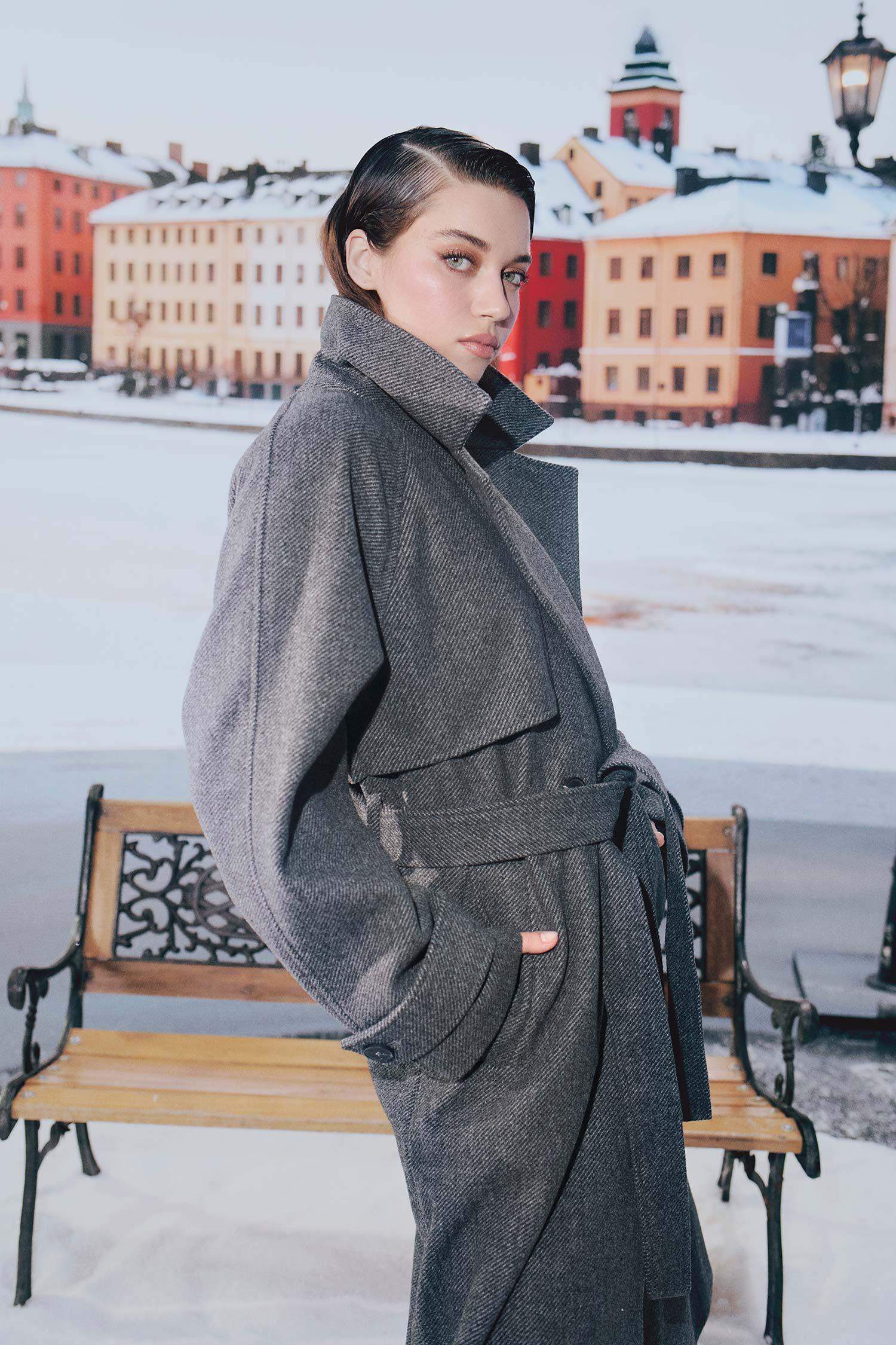 Afra x DeFacto Kuşaklı Cepli Uzun Kaşe Kaban