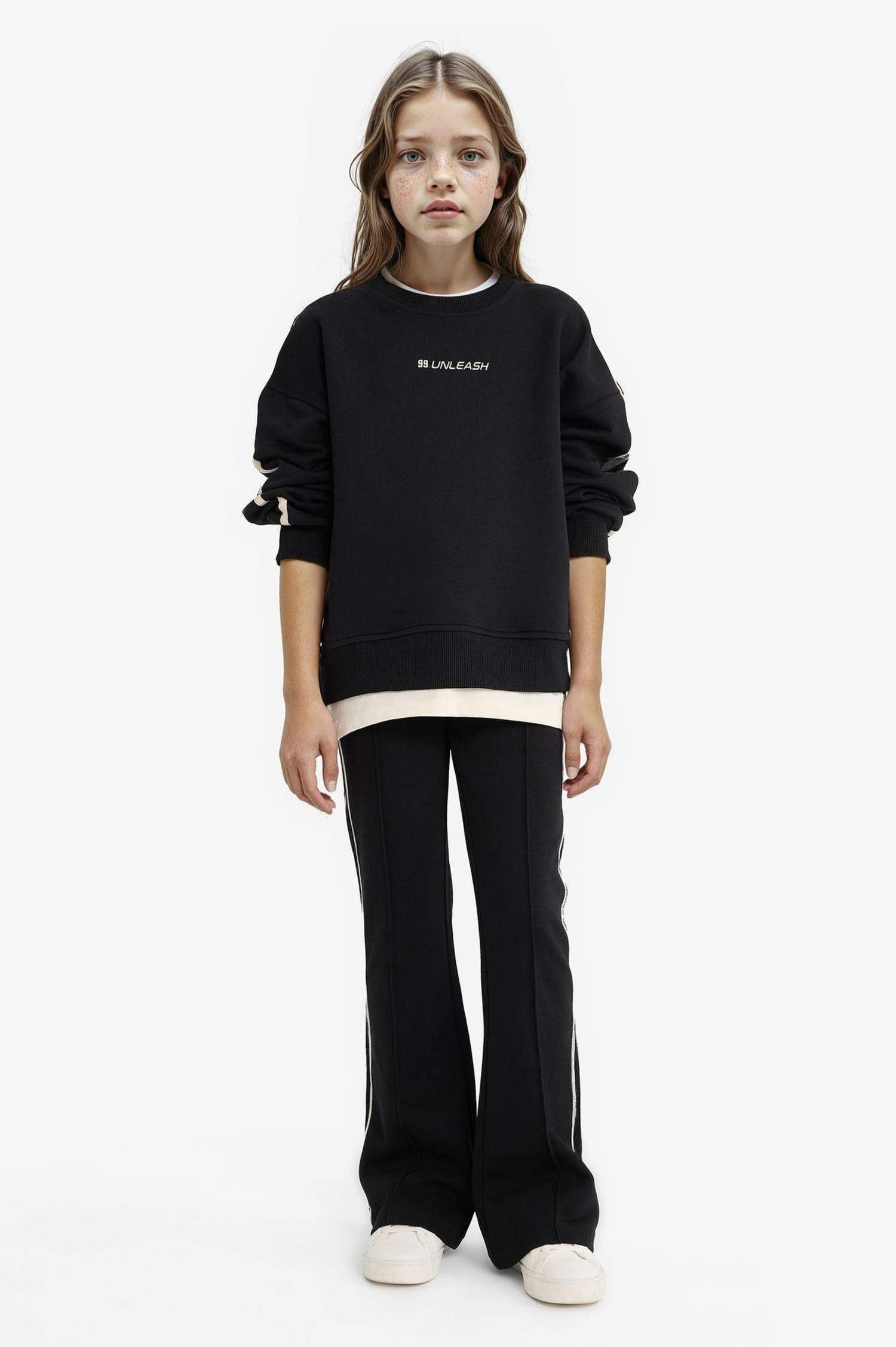 سويت شيرت بناتي رياضي اوفر سايز بياخة مستديرة