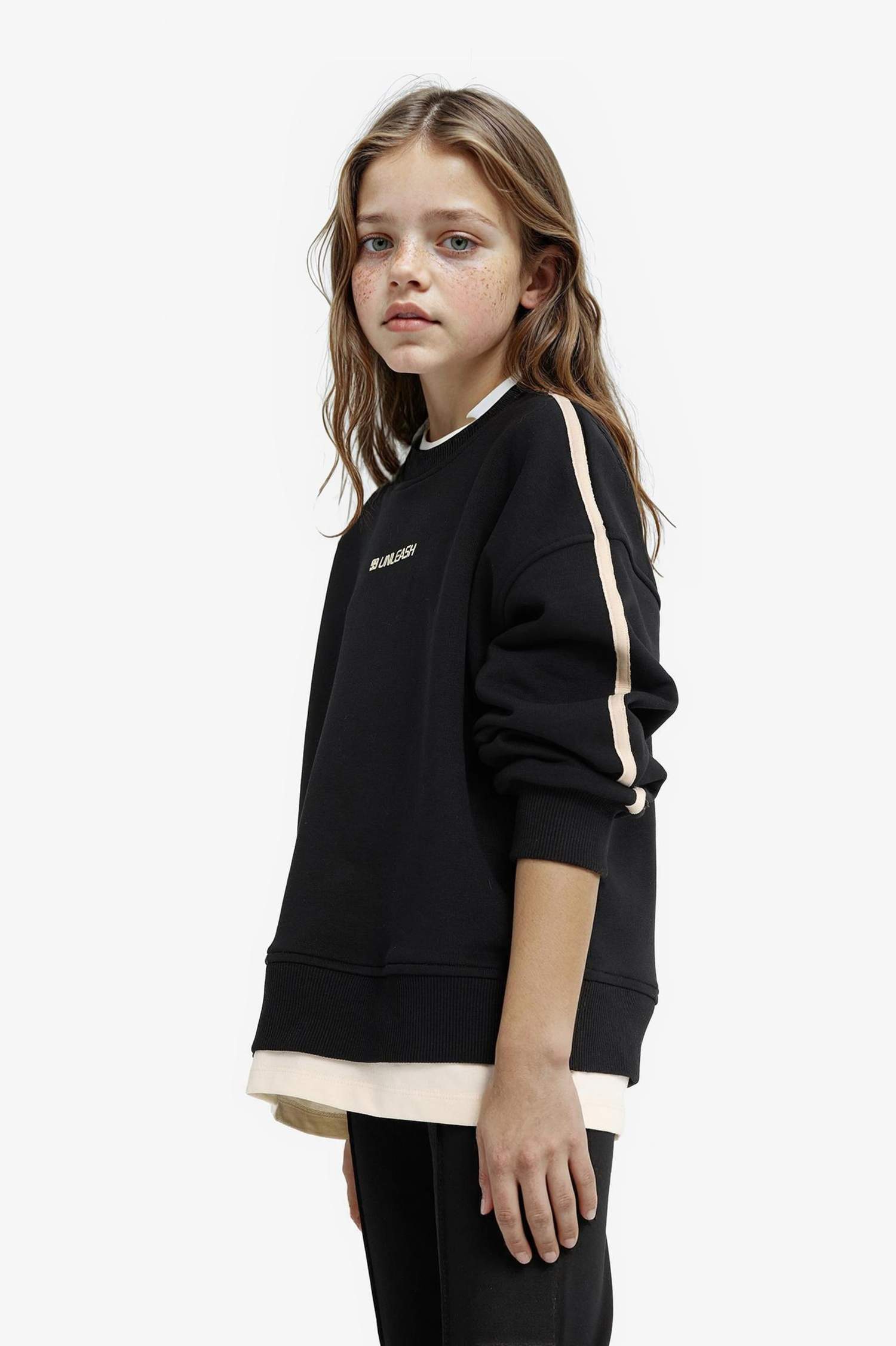 سويت شيرت بناتي رياضي اوفر سايز بياخة مستديرة