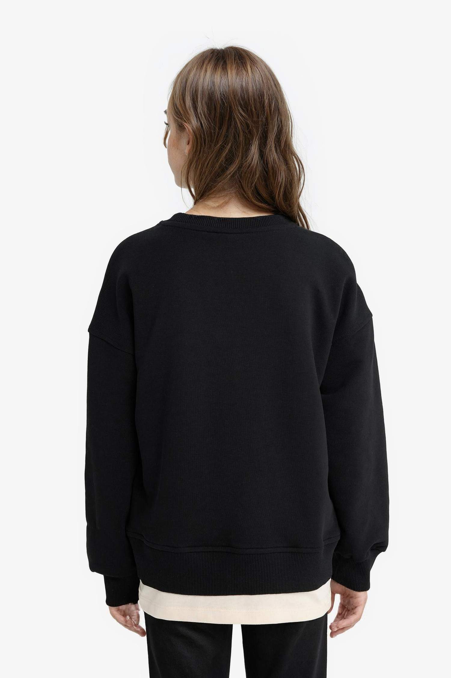 سويت شيرت بناتي رياضي اوفر سايز بياخة مستديرة