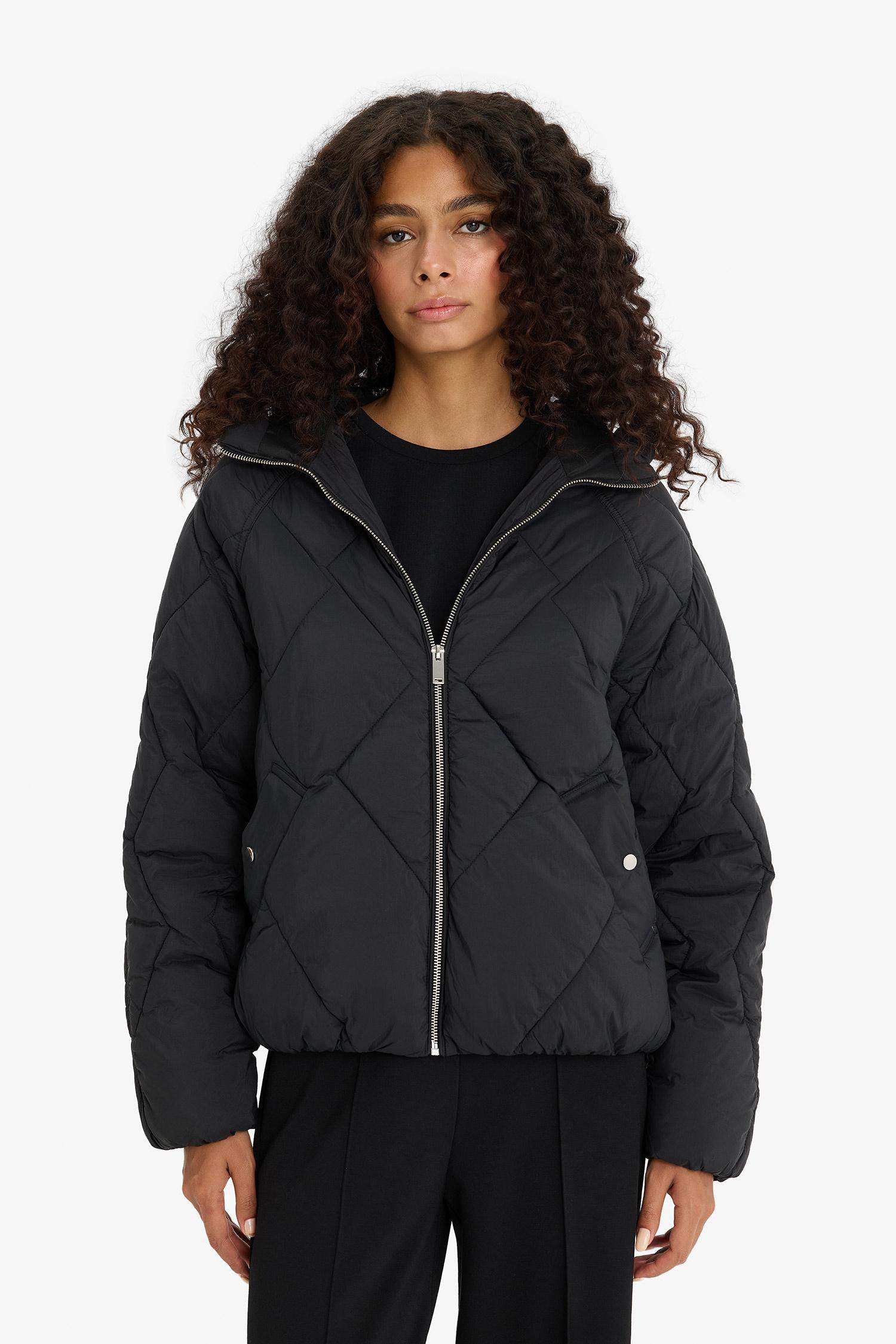 Su Geçirmez Regular Fit Kapüşonlu Mont