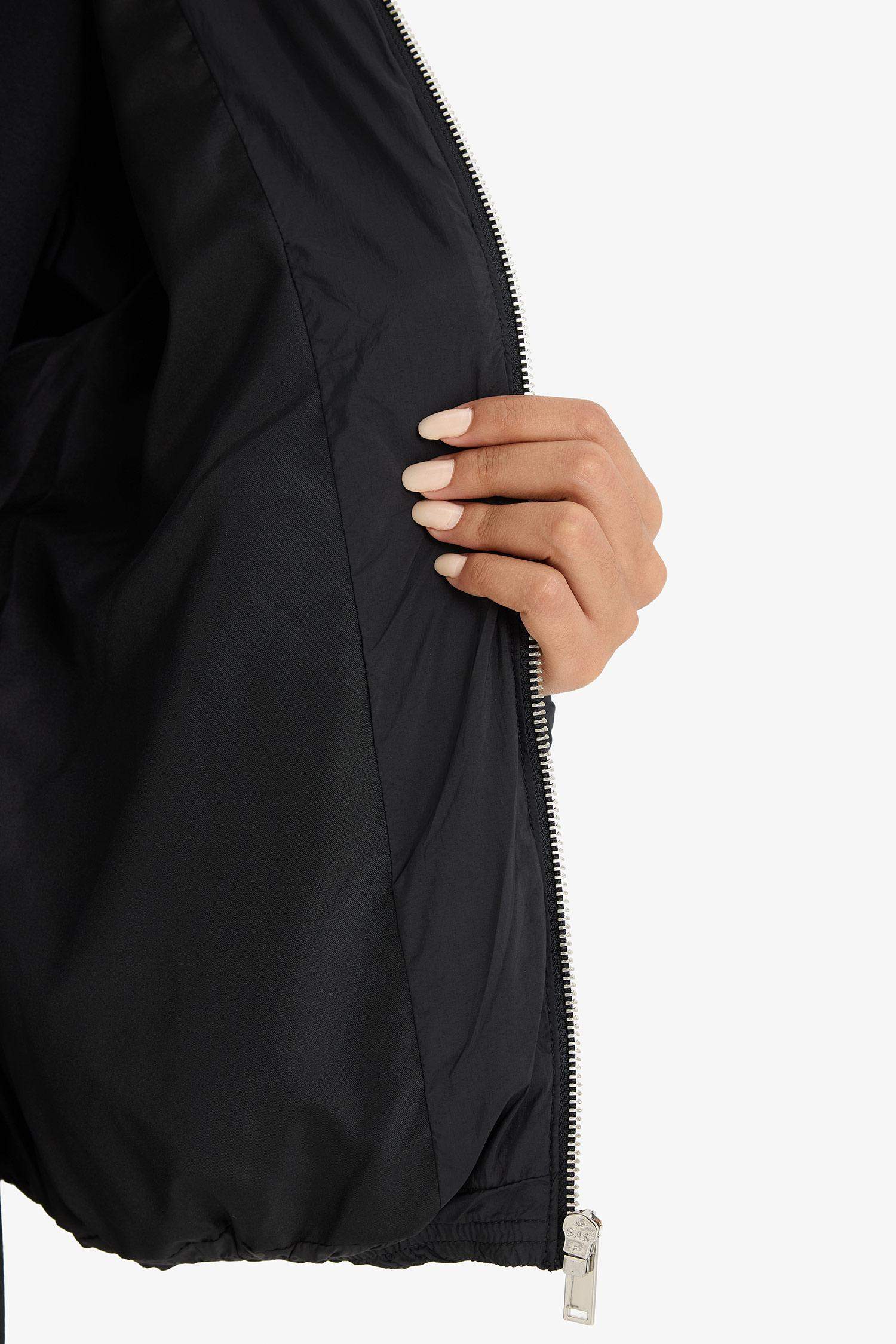 Su Geçirmez Regular Fit Kapüşonlu Mont