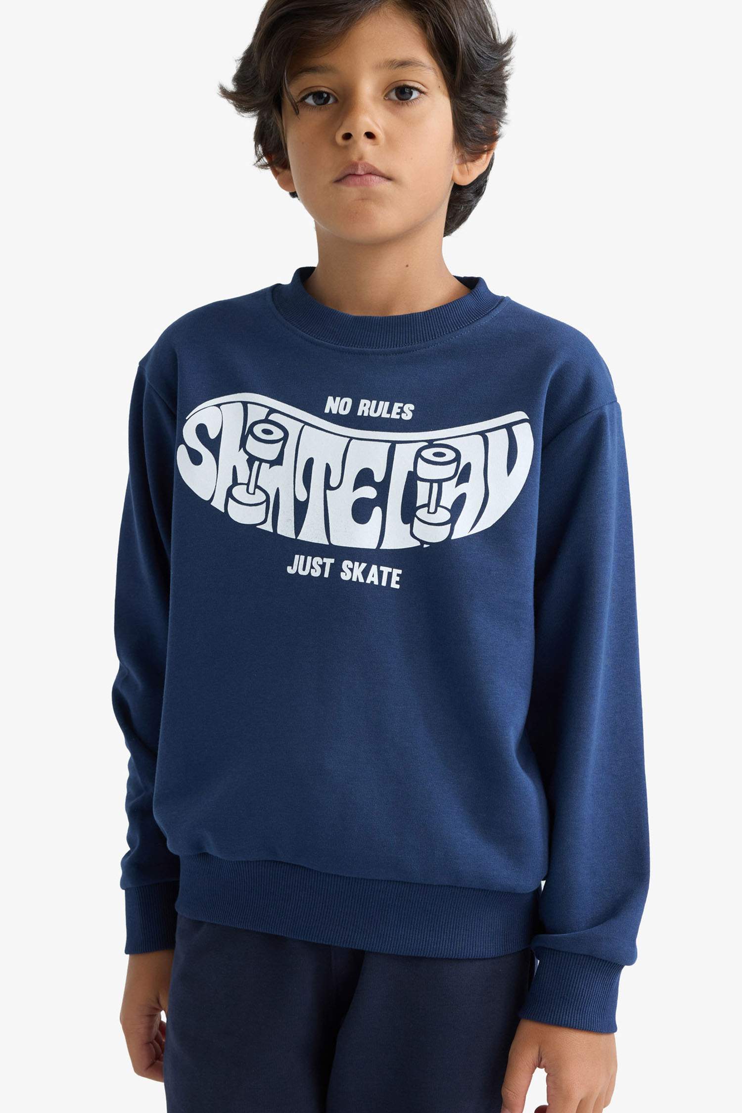 Boy Regular Fit Crew Neck Sweatshirt