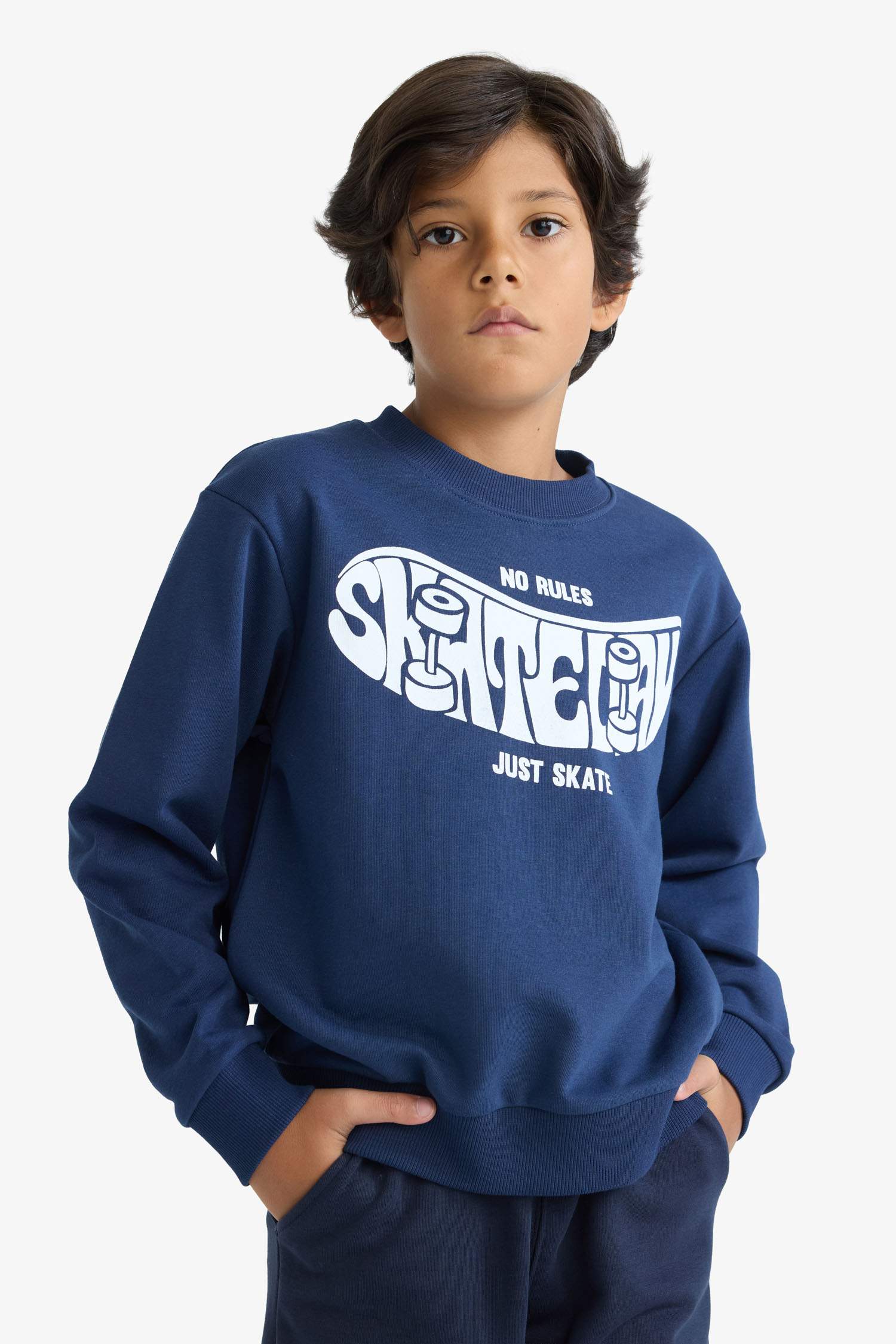 Boy Regular Fit Crew Neck Sweatshirt